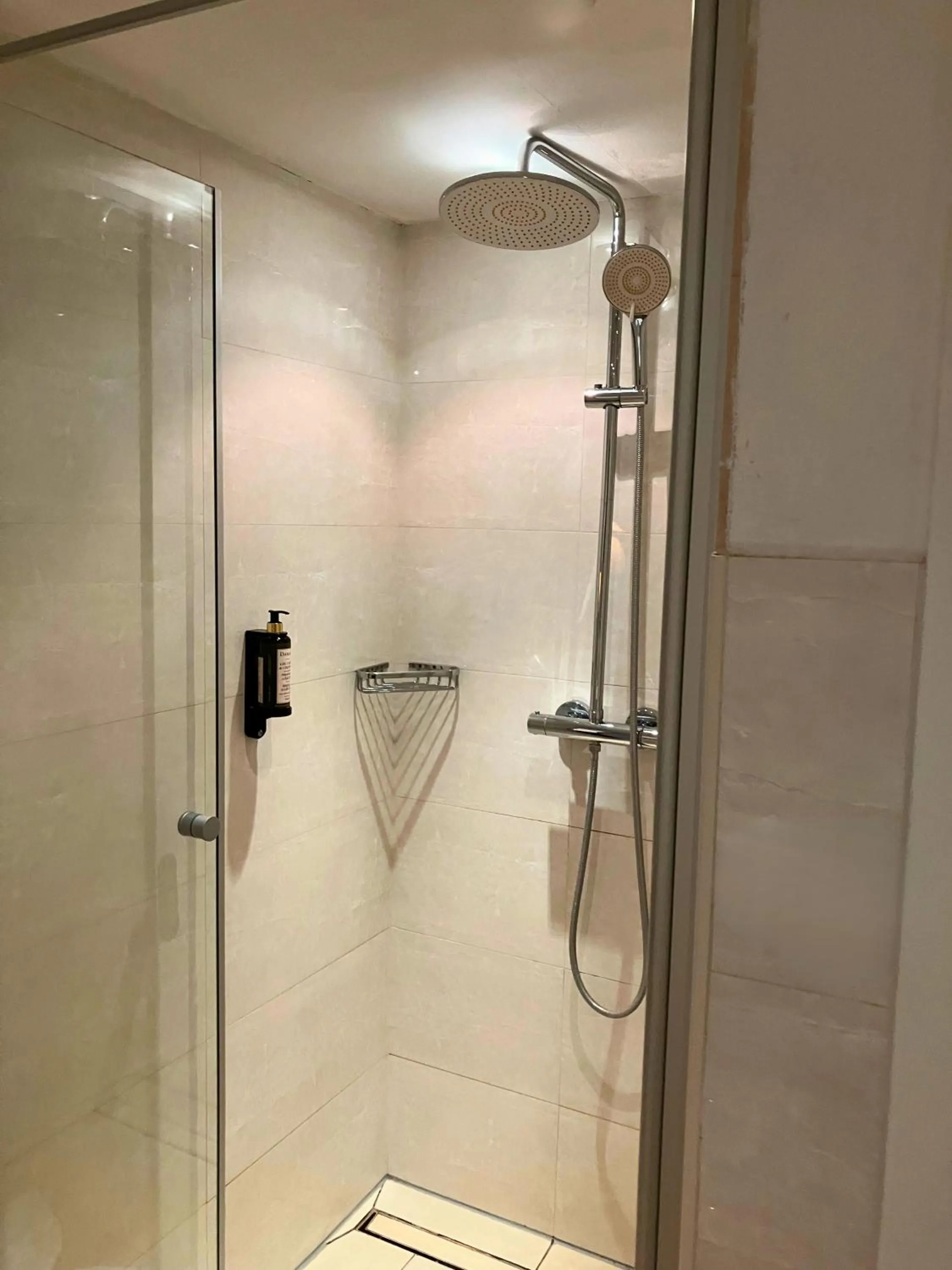 Shower in Hotel & Spa Wasserschloss Westerburg