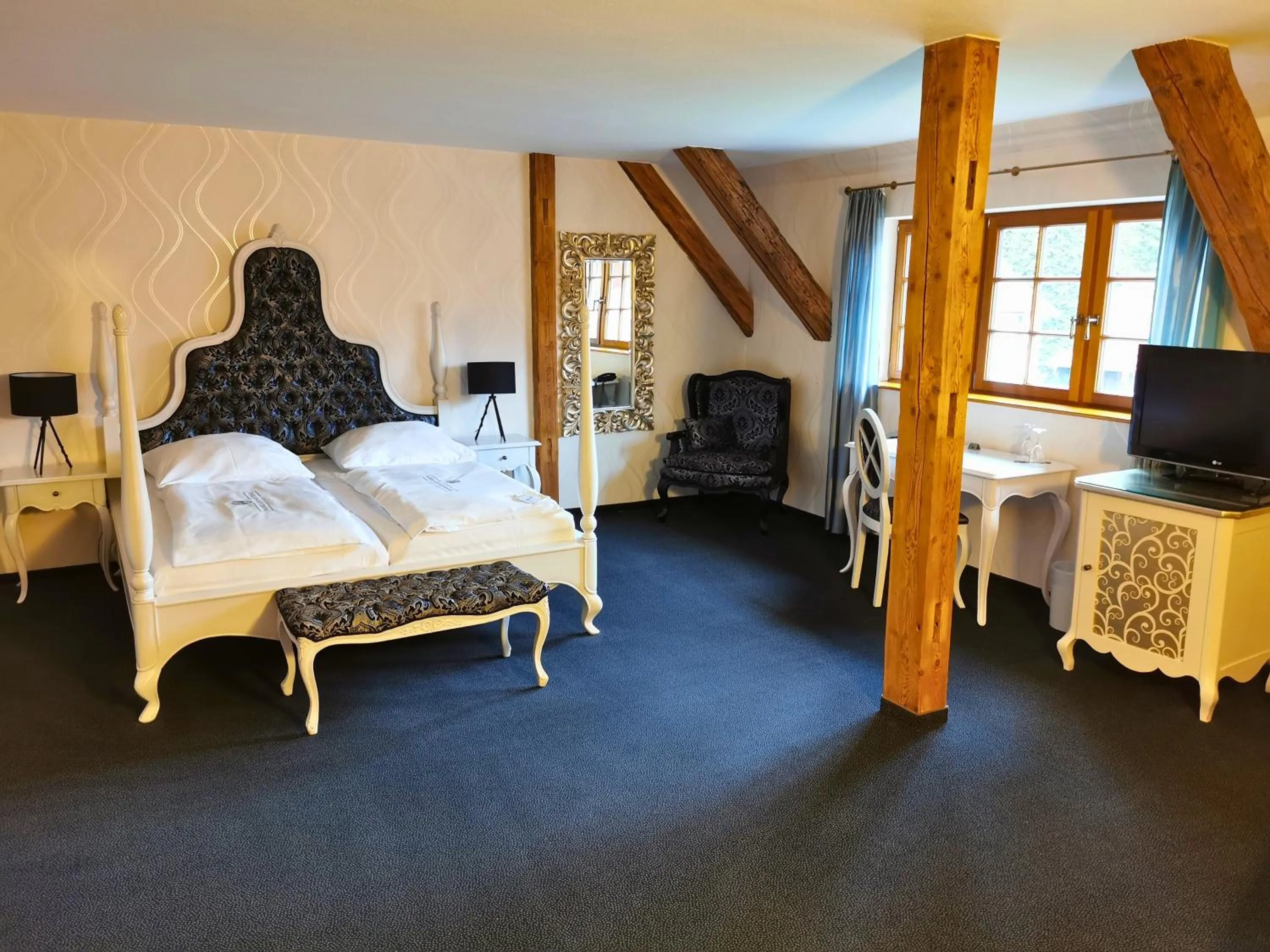 Bed in Hotel & Spa Wasserschloss Westerburg