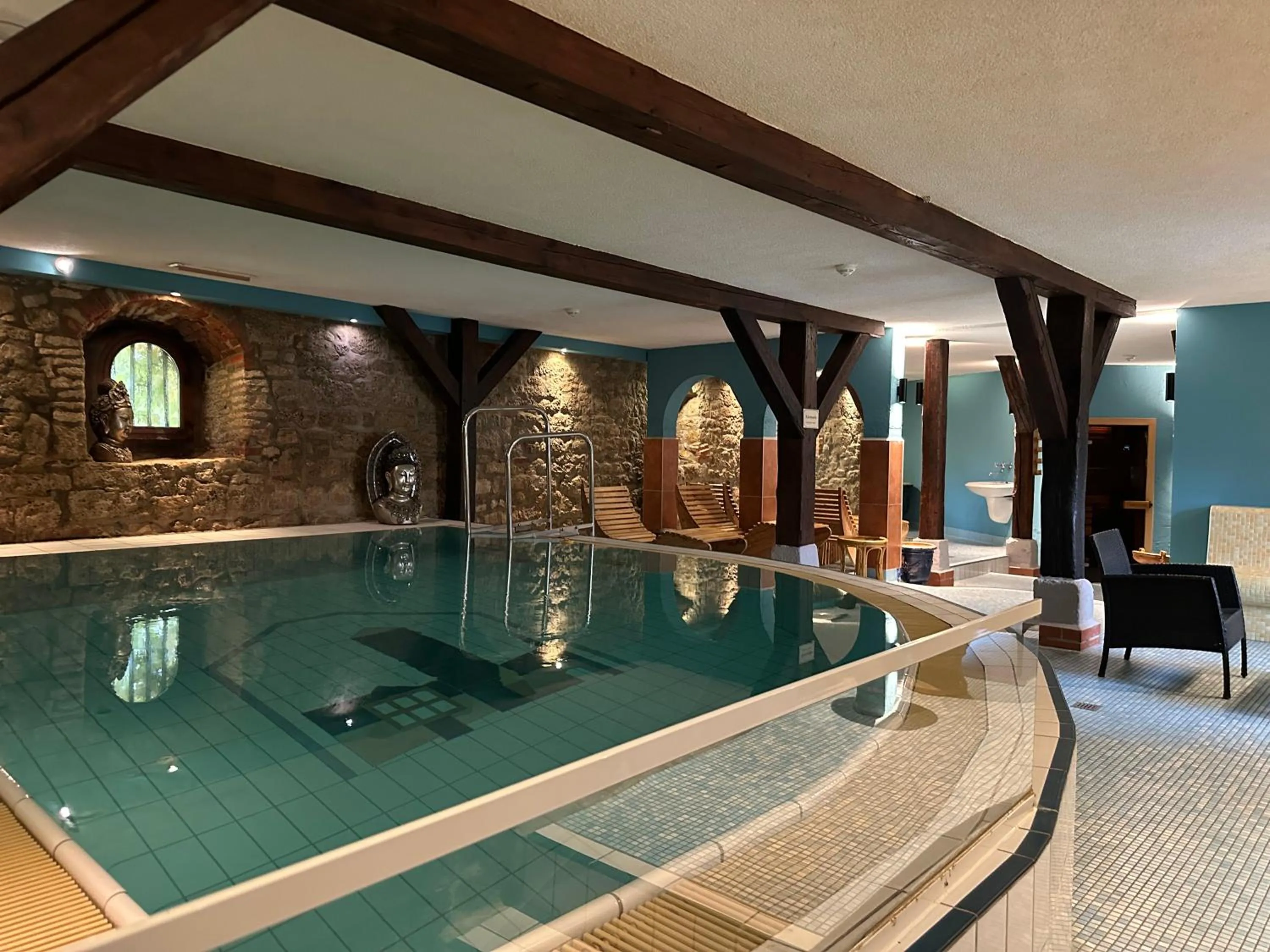Swimming pool in Hotel & Spa Wasserschloss Westerburg