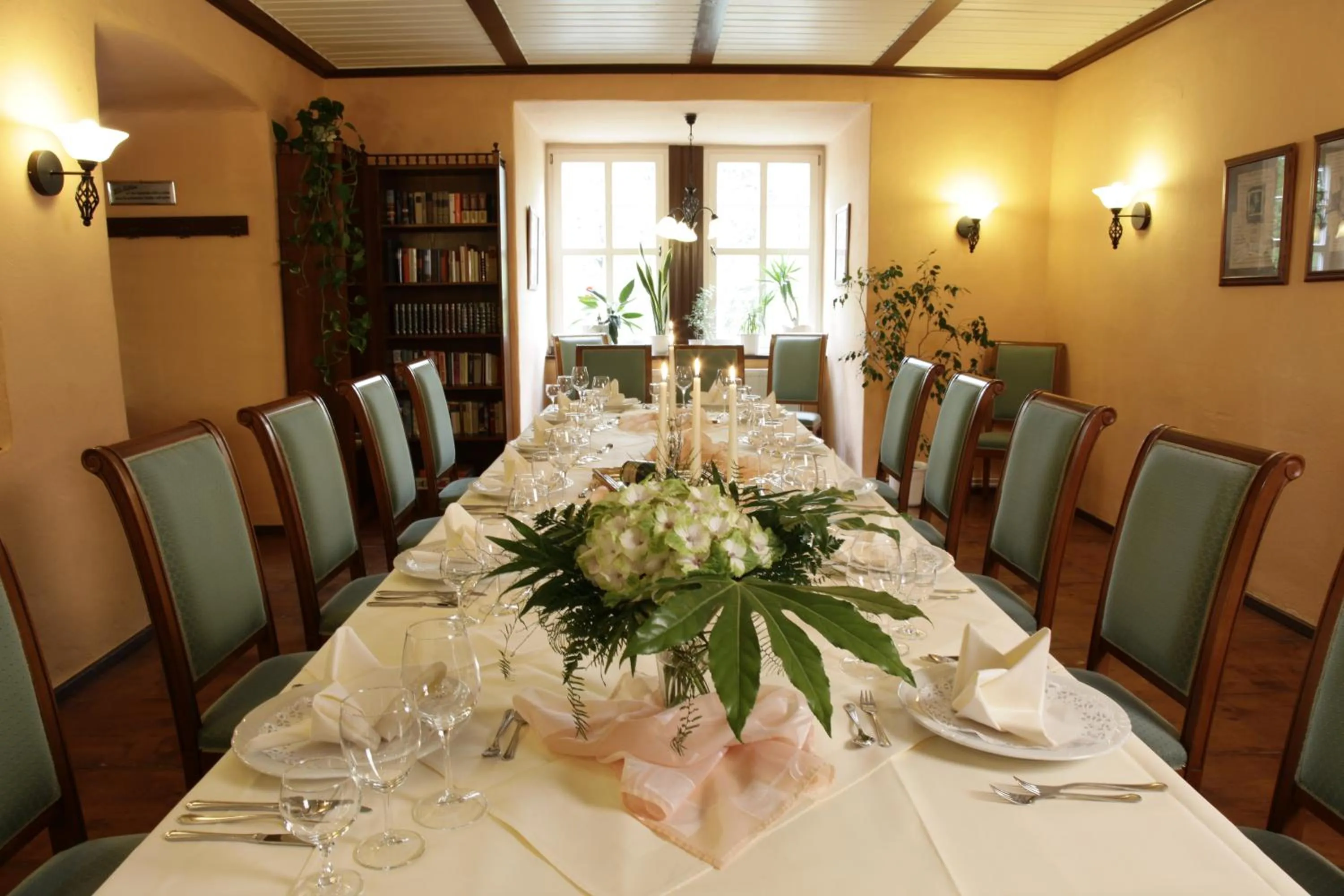 Restaurant/places to eat in Hotel & Spa Wasserschloss Westerburg