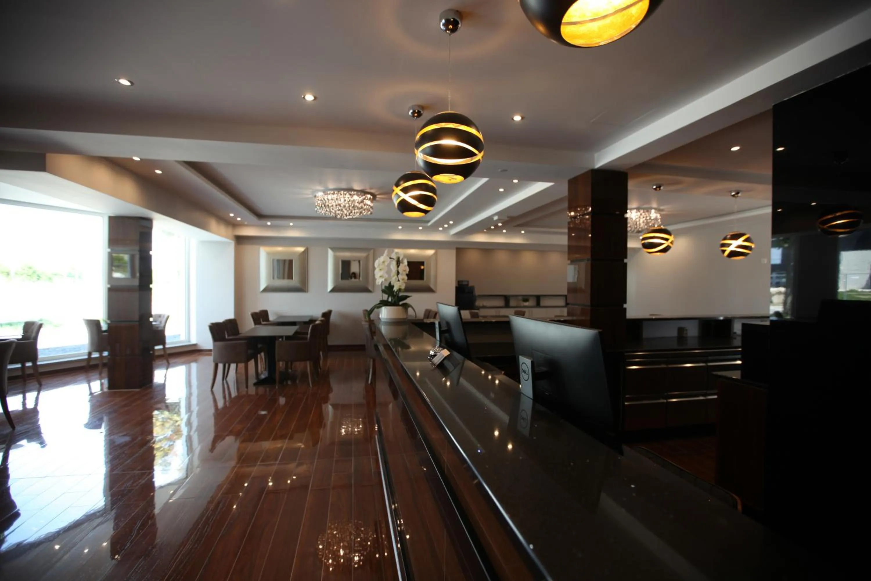 Lobby or reception in Hotel Starton am Ingolstadt Village