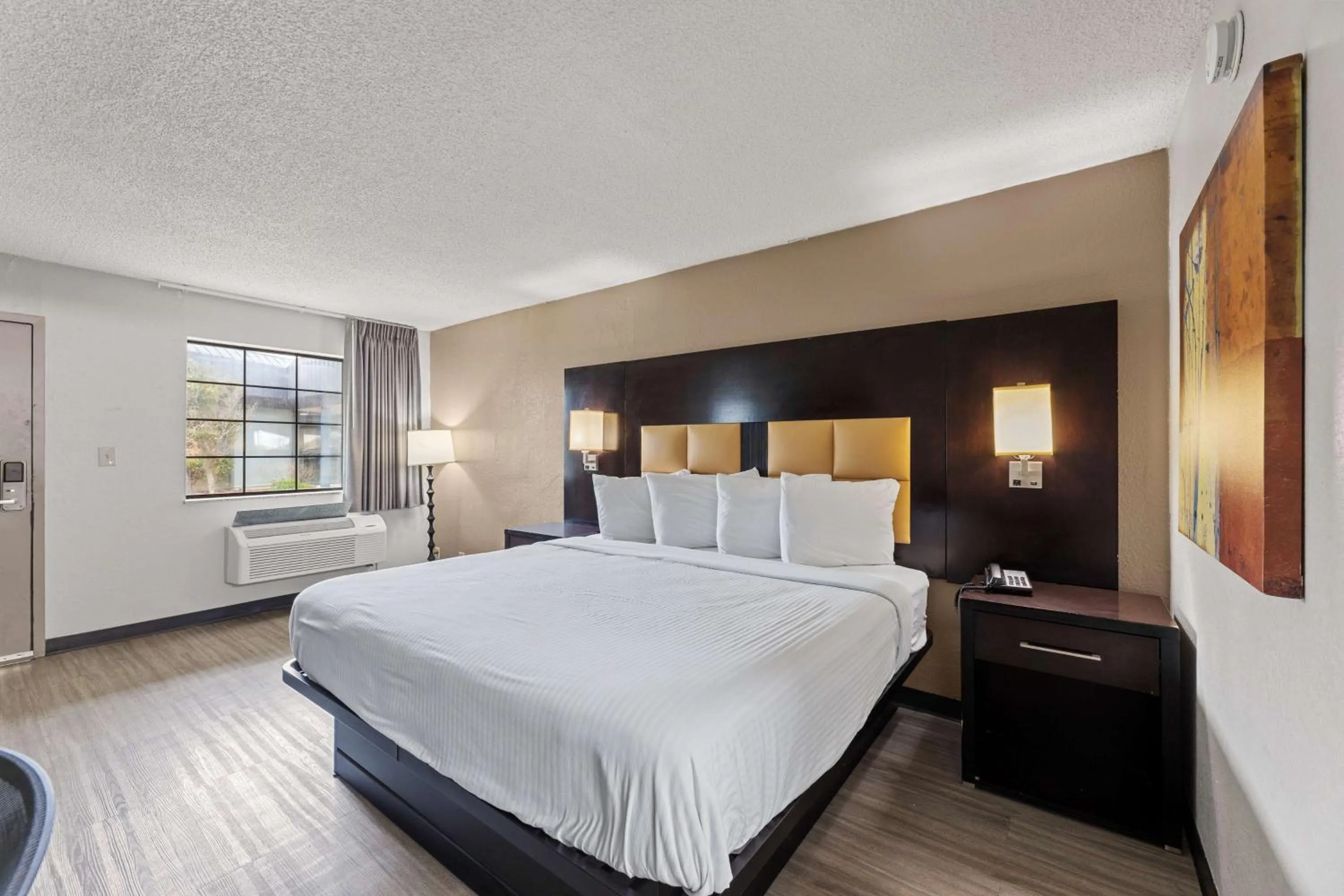 Bedroom, Bed in Americas Best Value Inn Fort Worth/Hurst