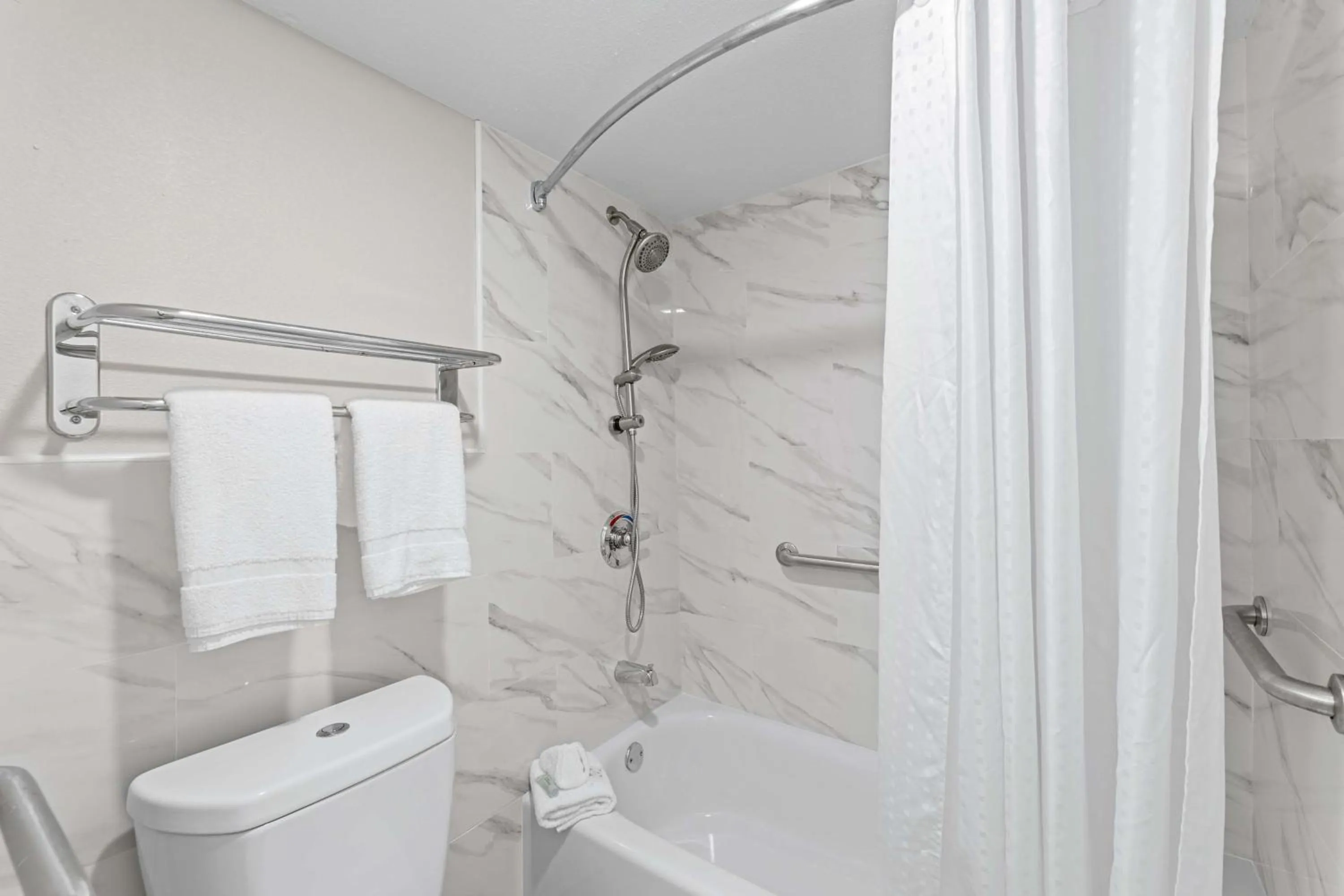 Bathroom in Americas Best Value Inn Fort Worth/Hurst