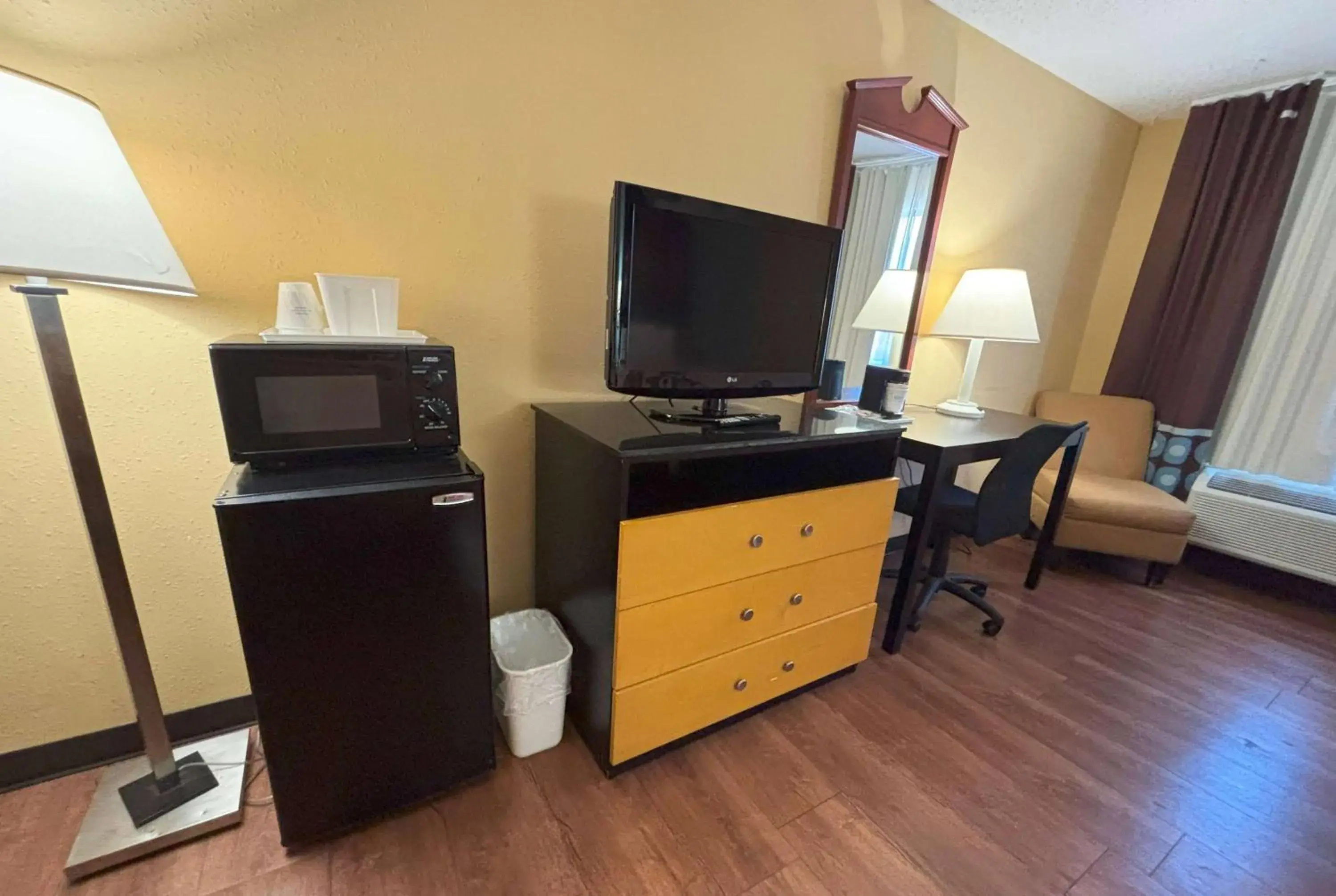 Queen Room with Two Queen Beds - Pet Friendly/Non-Smoking in Super 8 by Wyndham O'Fallon Queen Room with Two Queen Beds - Pet Friendly/Non-Smoking in Super 8 by Wyndham O'Fallon