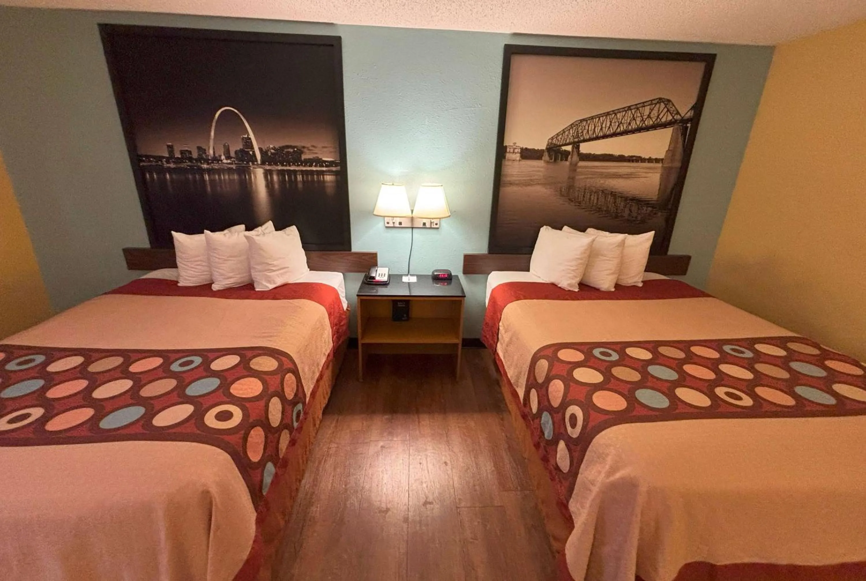 Photo of the whole room, Bed in Super 8 by Wyndham O'Fallon