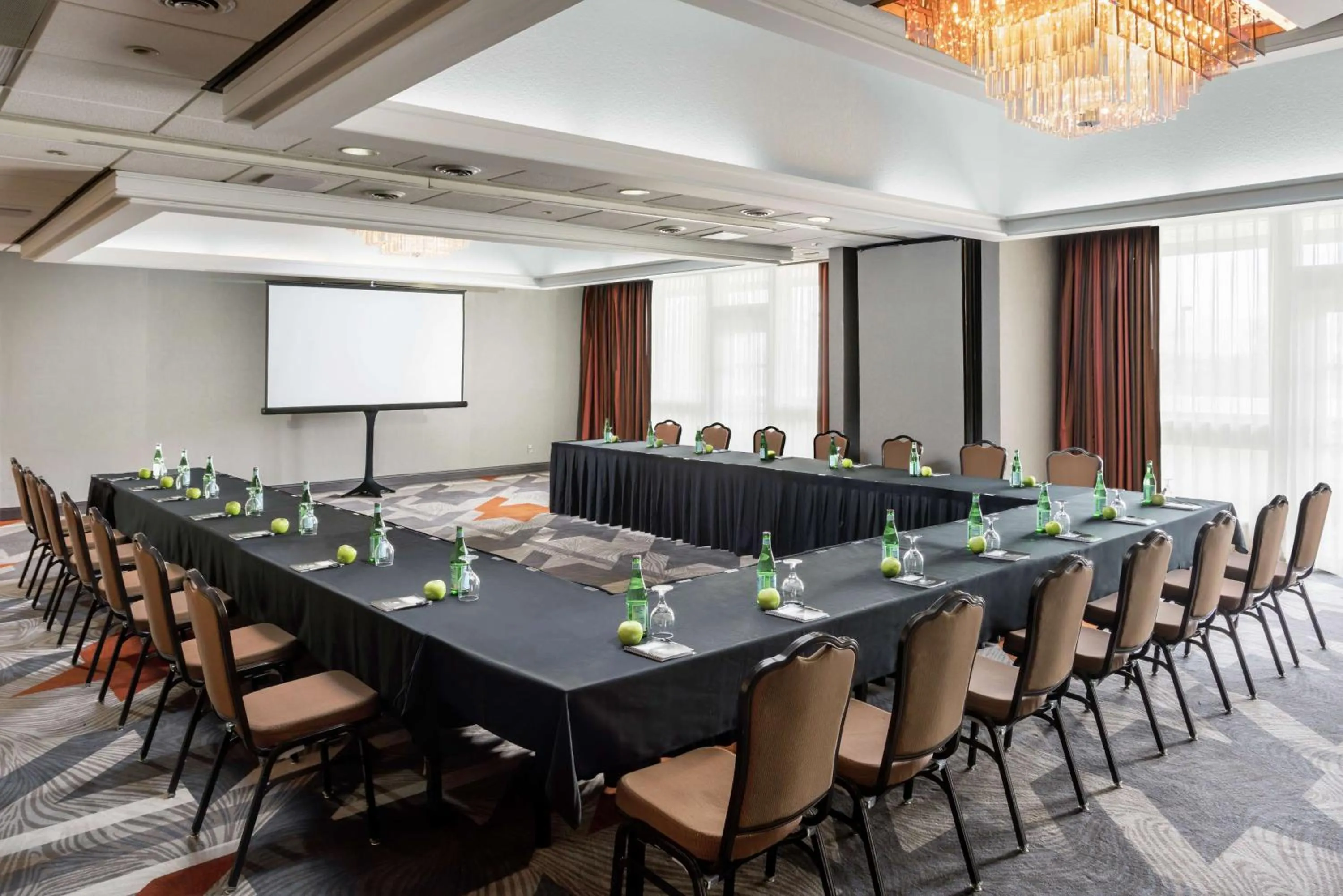 Meeting/conference room in DoubleTree by Hilton Colorado Springs