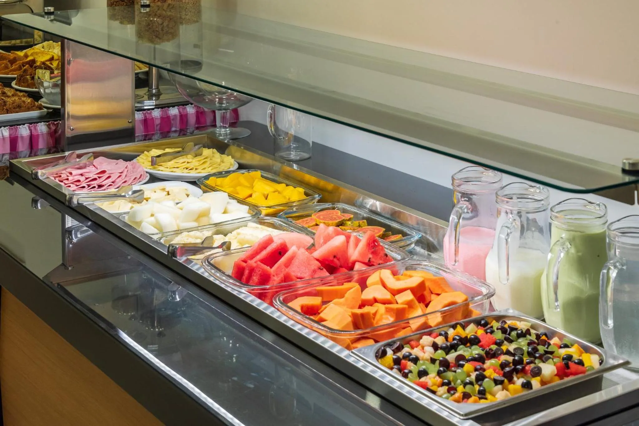 Buffet breakfast in Hotel Santos Dumont Aeroporto SLZ