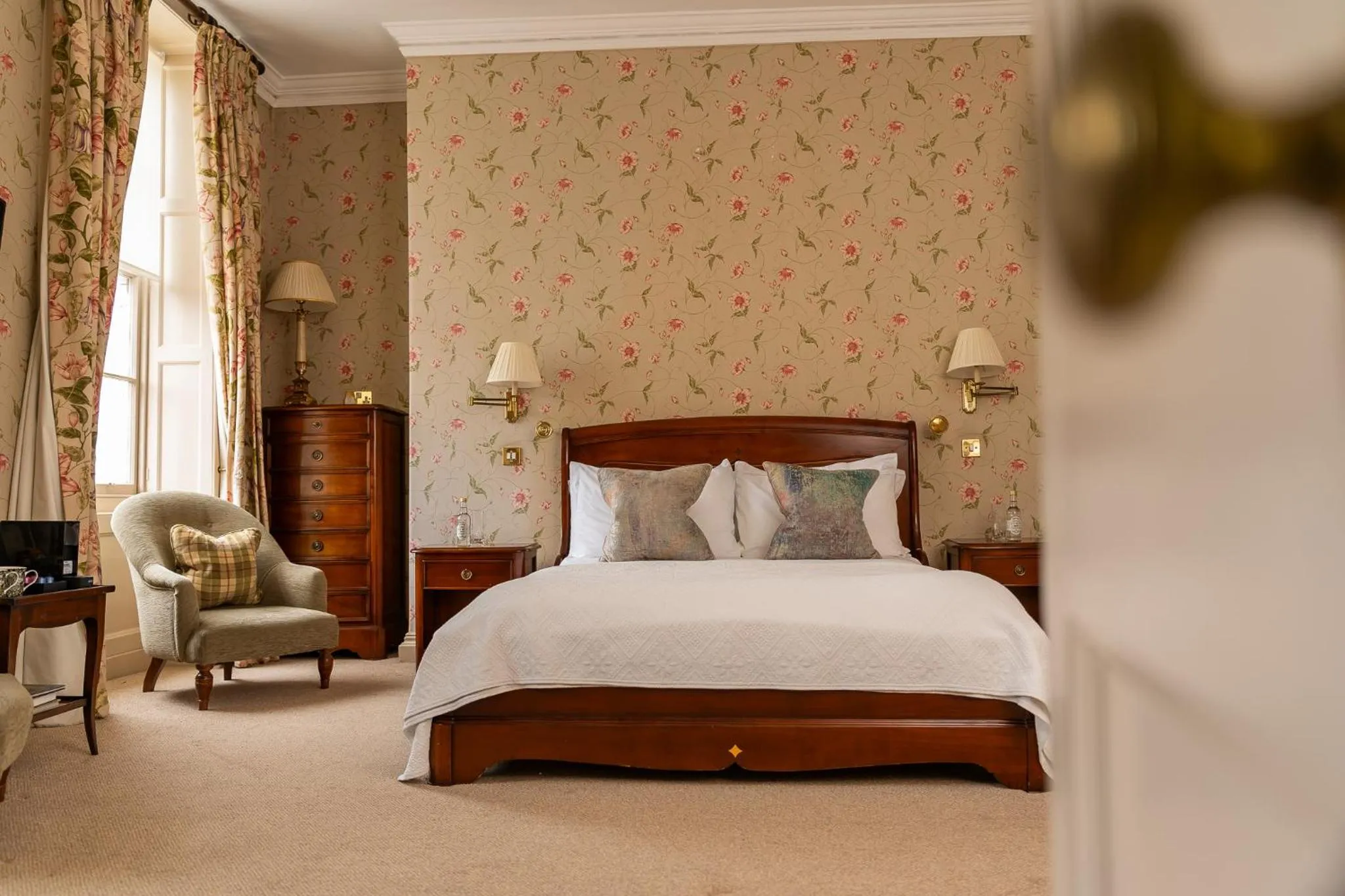 Bedroom, Bed in Dukes Bath