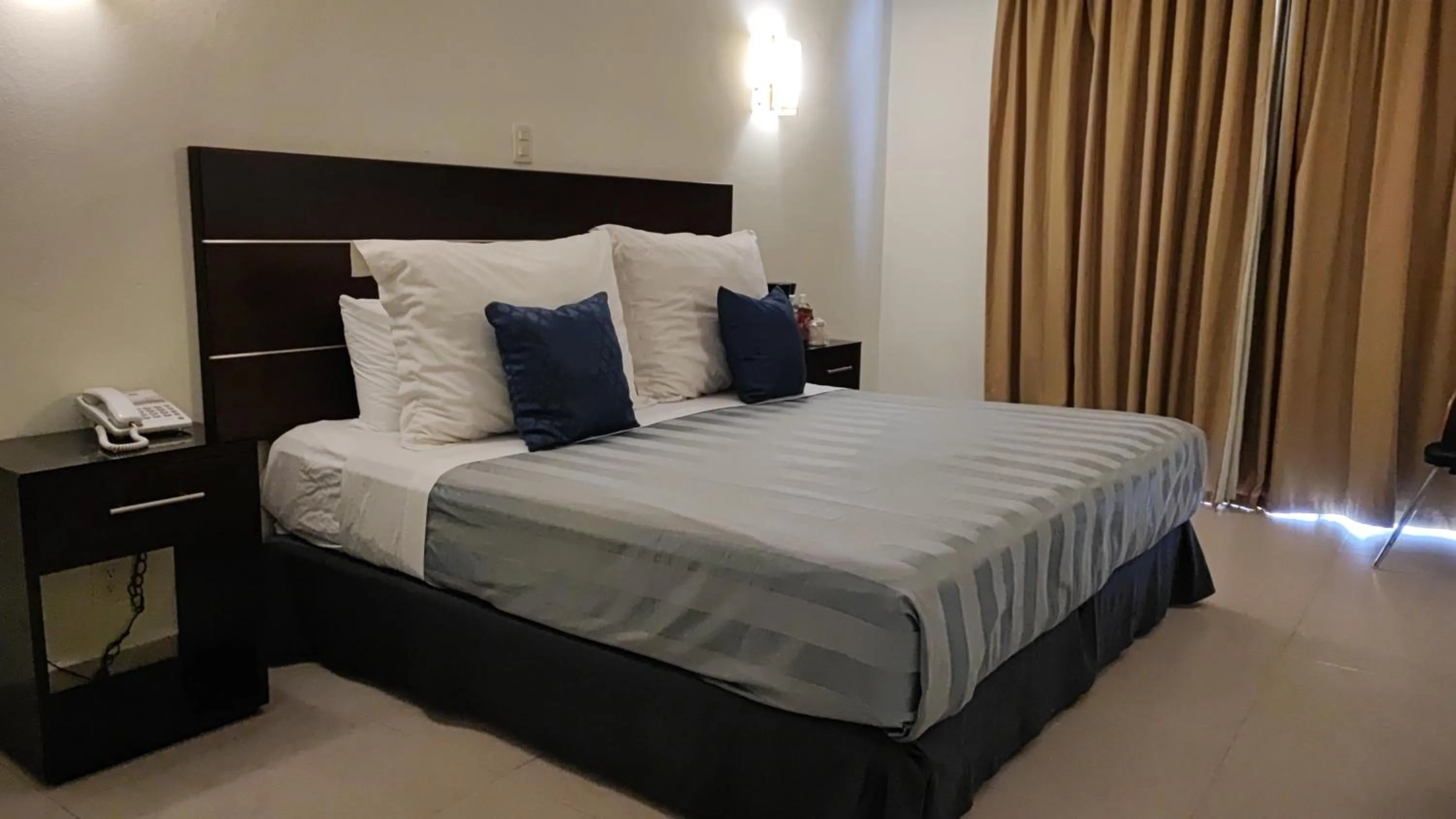 Bed in Hotel May Palace