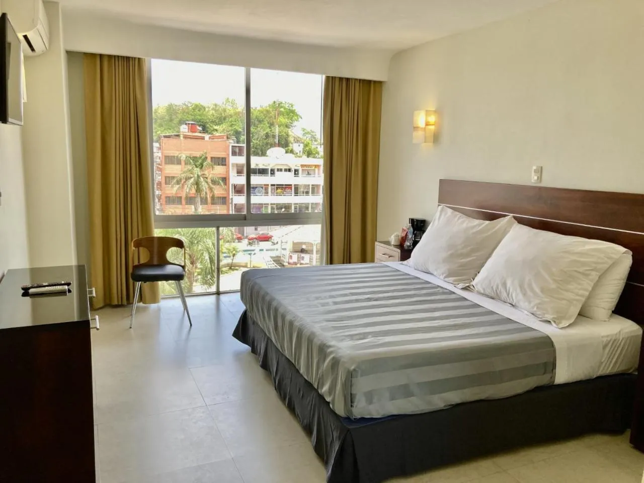 Bed in Hotel May Palace