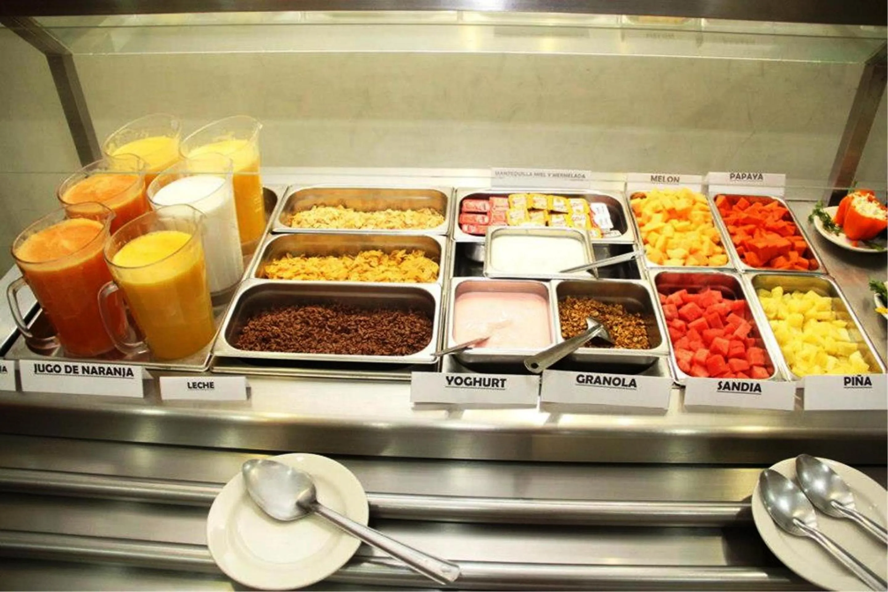 Restaurant/places to eat in Hotel May Palace