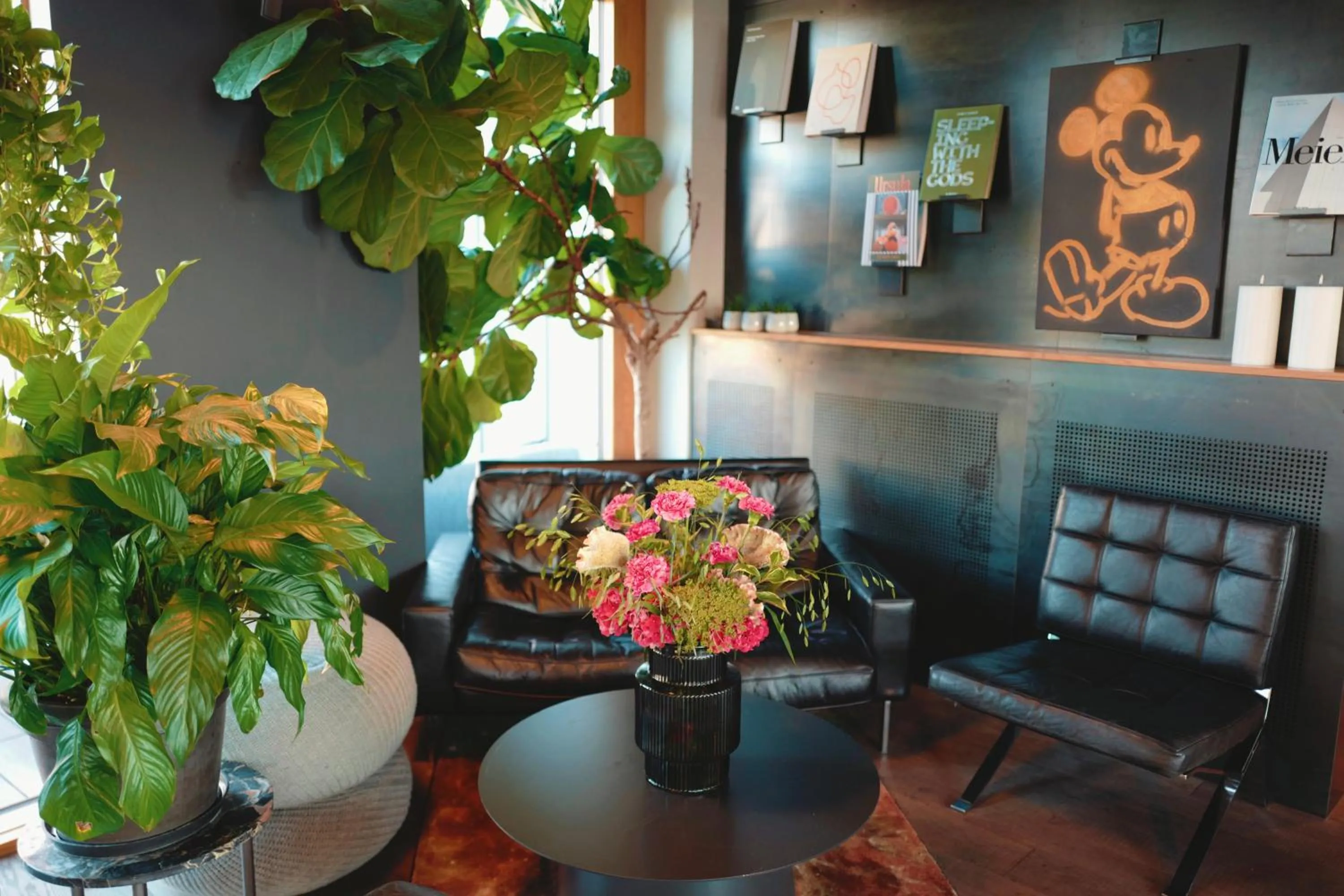 Lounge or bar in ART HOUSE Basel - Member of Design Hotels