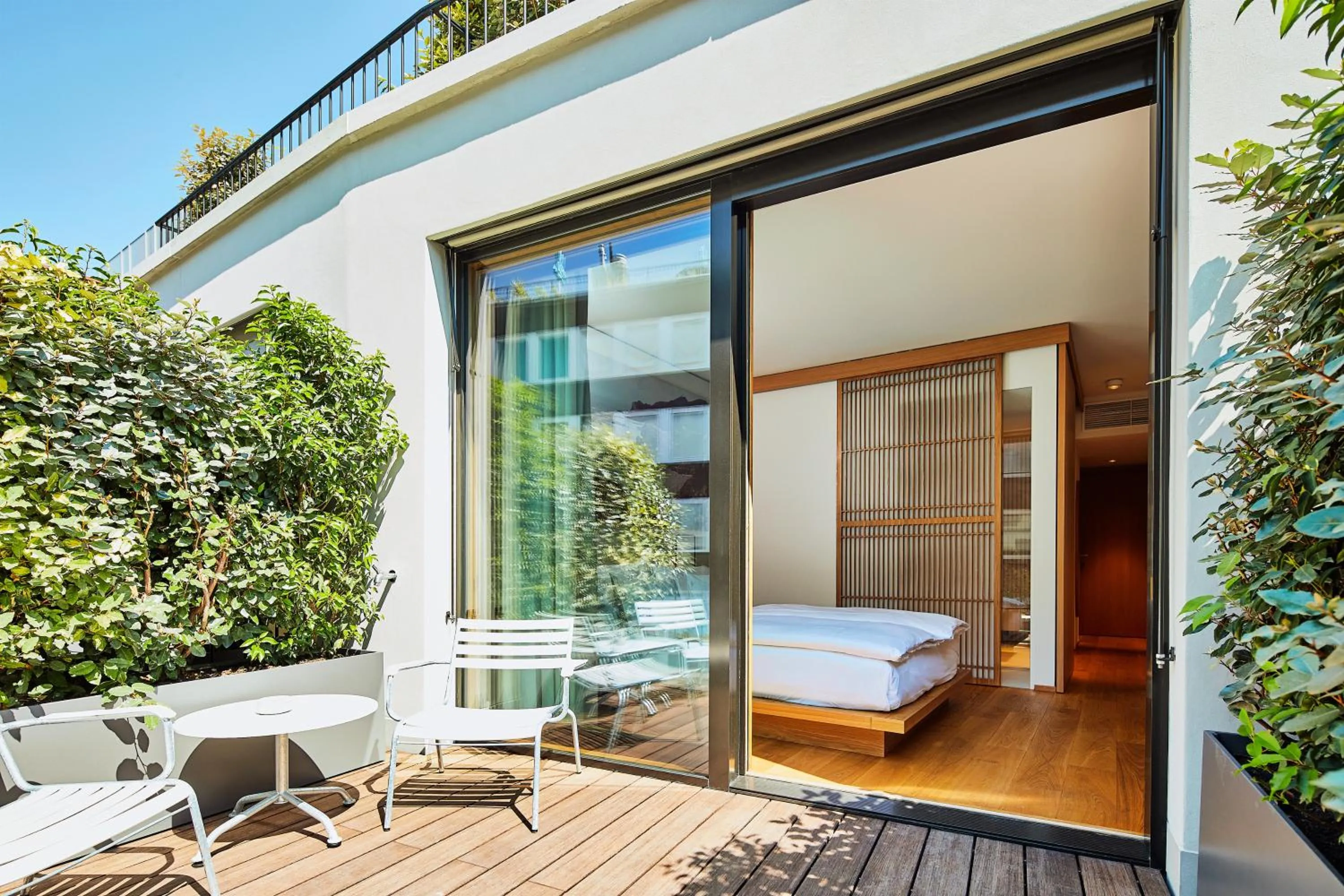 Balcony/Terrace, Bed in ART HOUSE Basel - Member of Design Hotels
