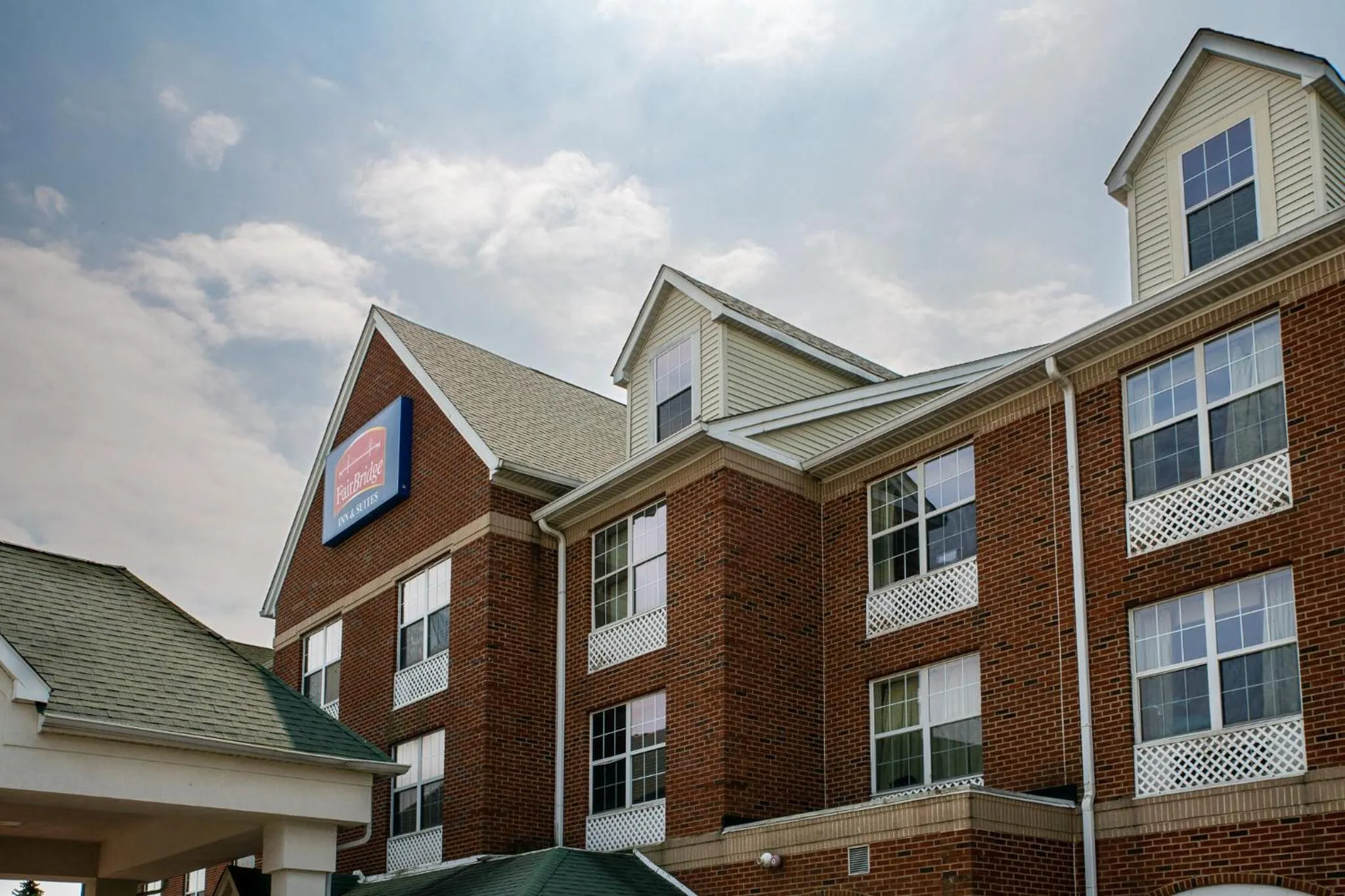 Property building in BlissPoint Inn & Suites Marion