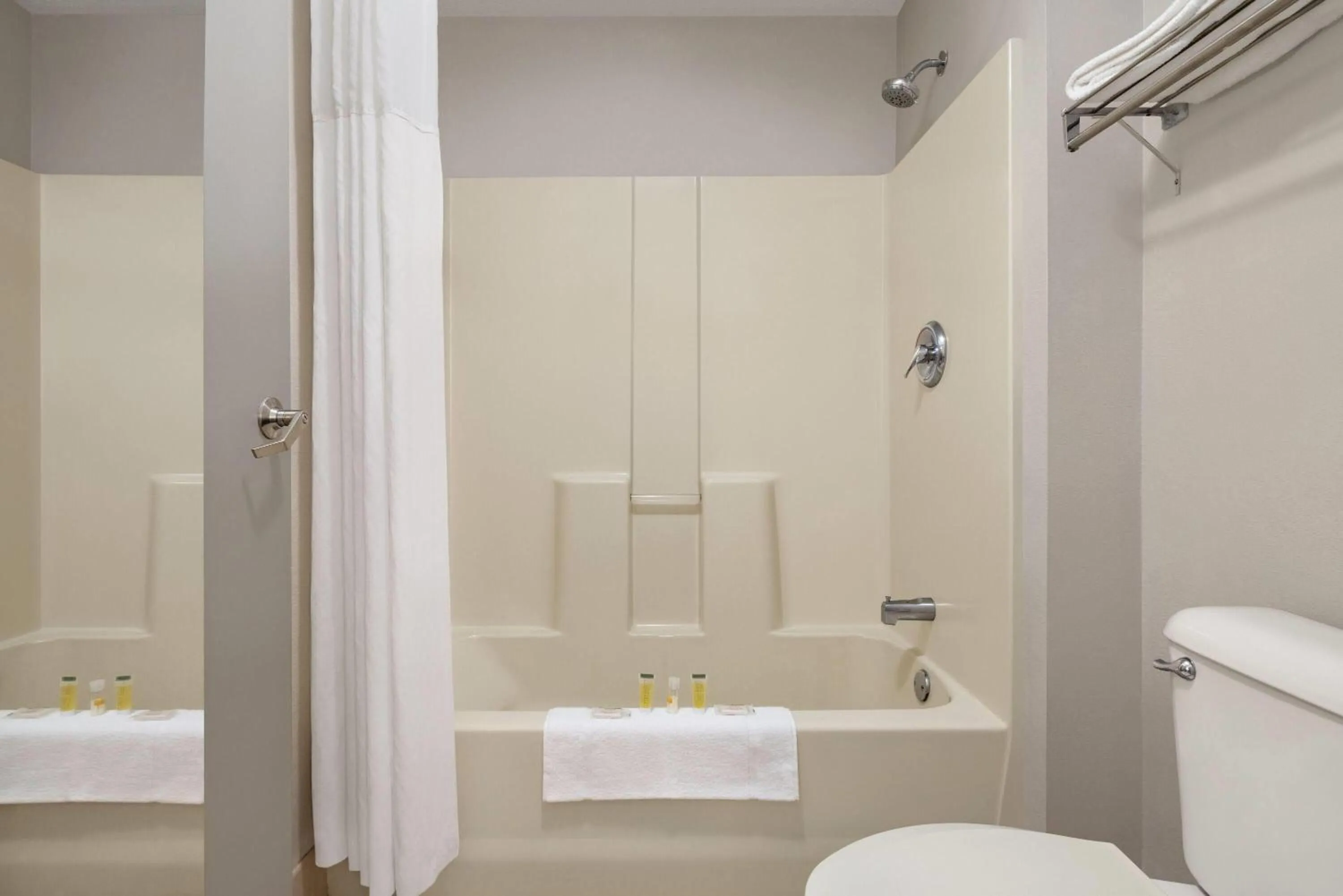 Bathroom in Days Inn by Wyndham Blythewood North Columbia