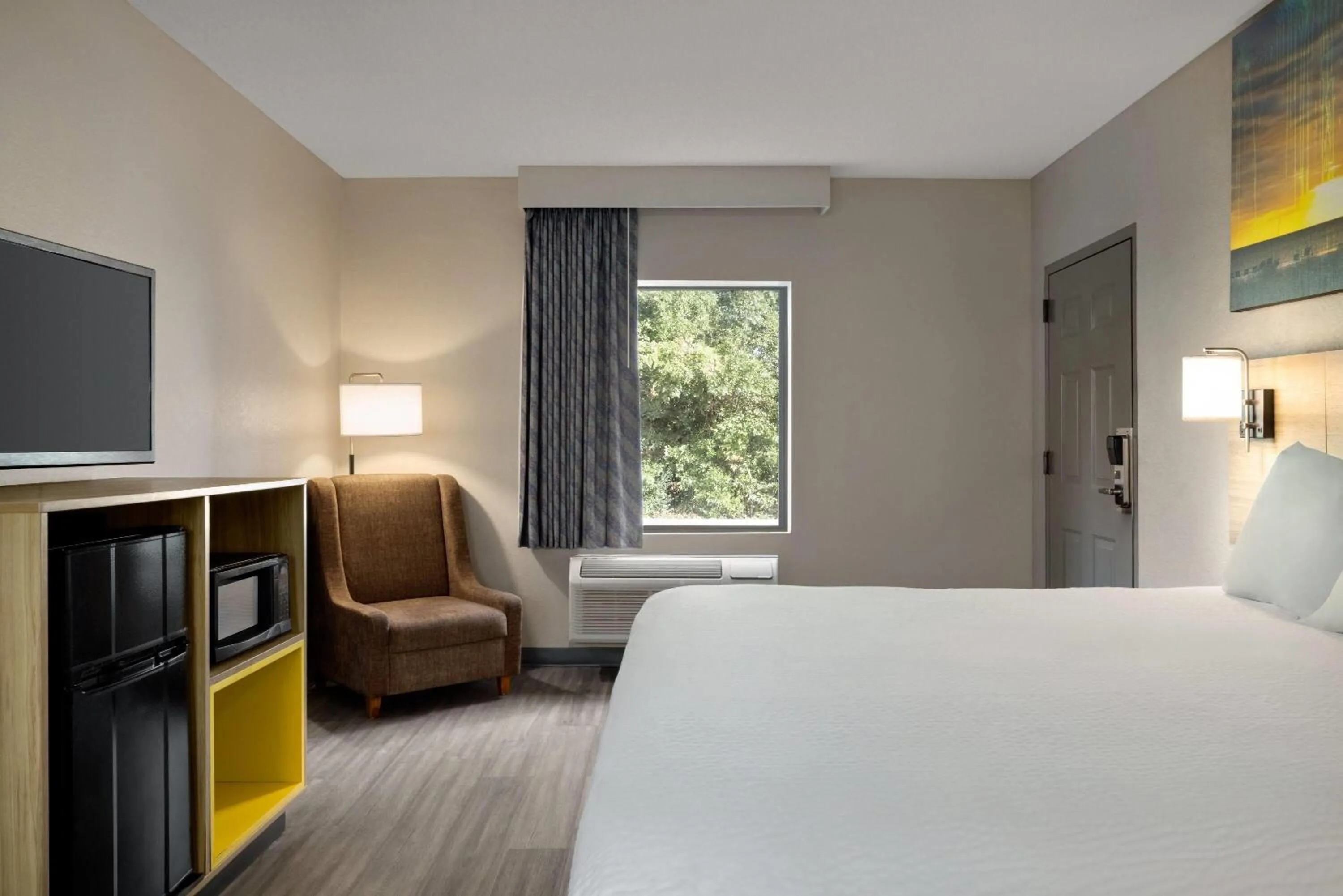 Bath, Bed in Days Inn by Wyndham Blythewood North Columbia