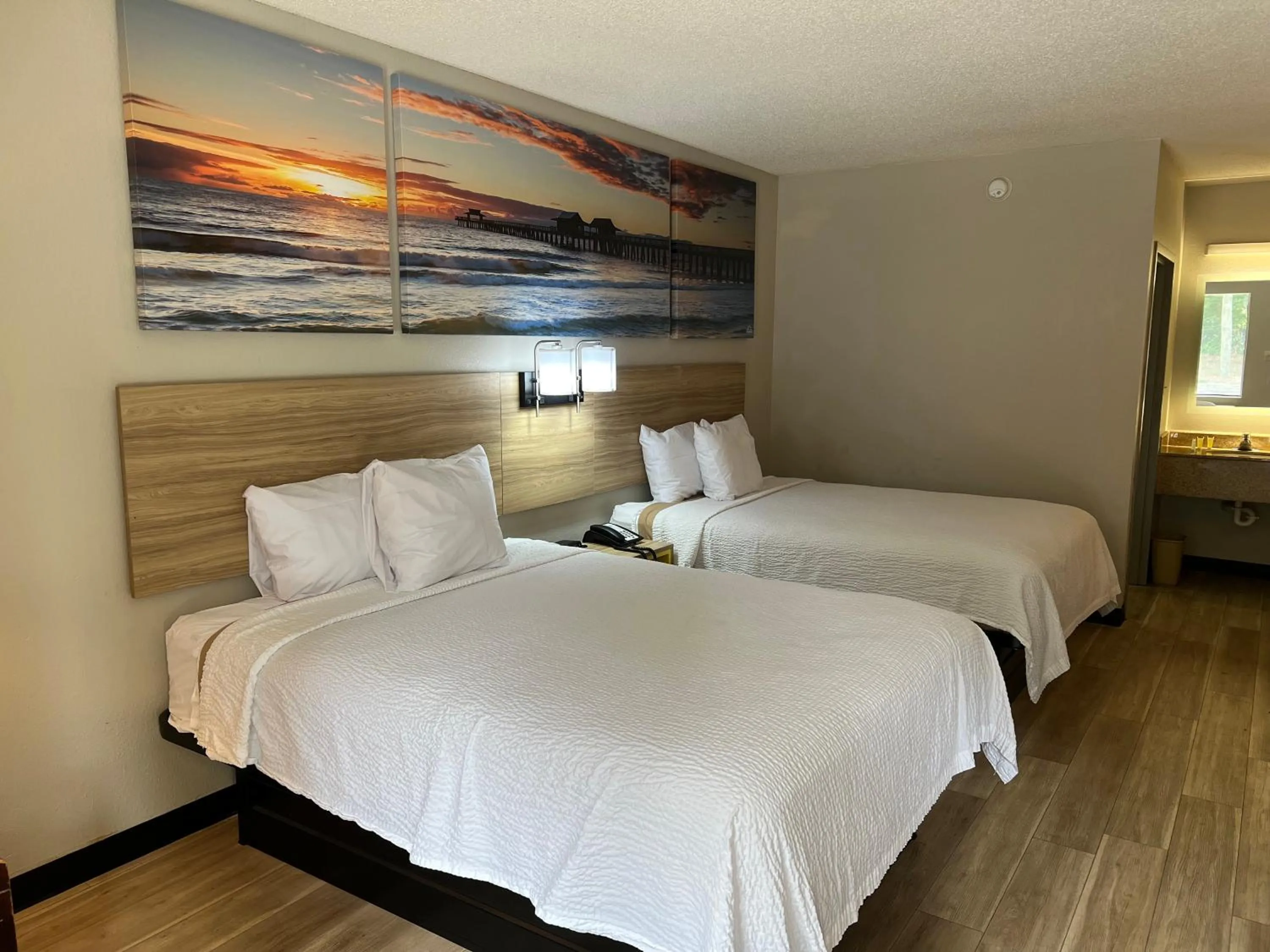 Seating area, Bed in Days Inn by Wyndham Blythewood North Columbia