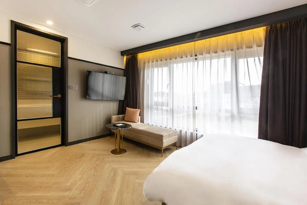 Bed in Brown Dot Gijang Yeonhwari