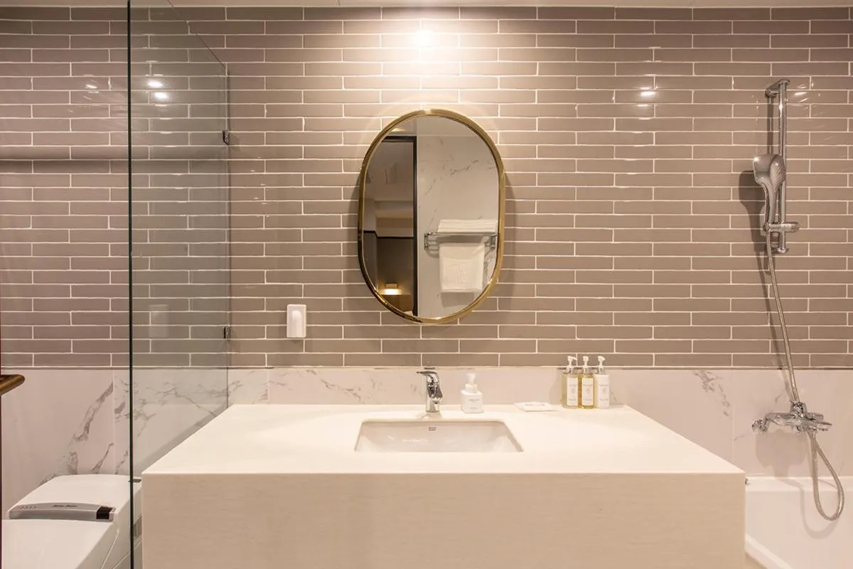 Brown Dot Gijang Yeonhwari