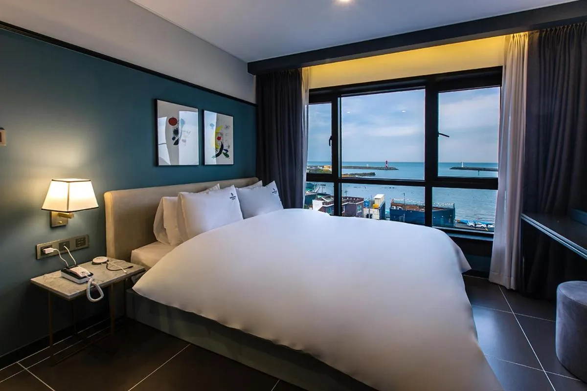 Bed in Brown Dot Gijang Yeonhwari