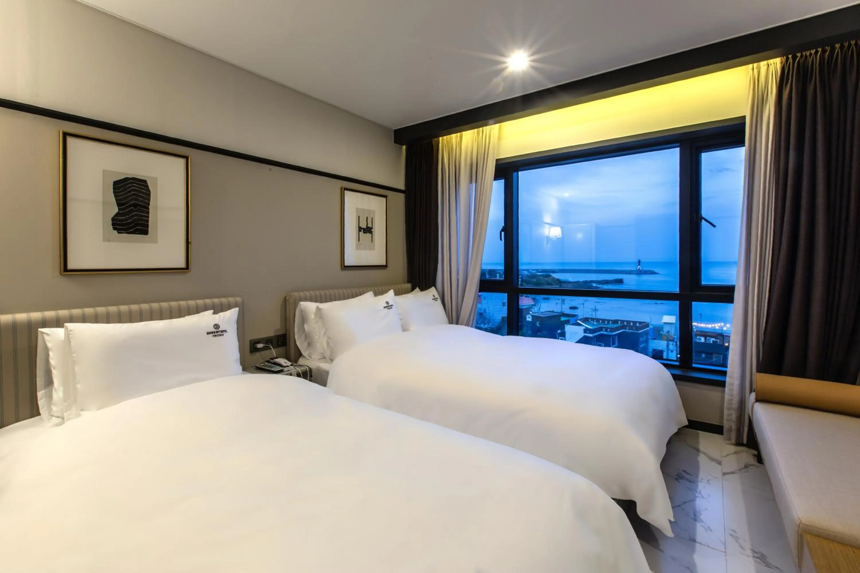 Bed in Brown Dot Gijang Yeonhwari