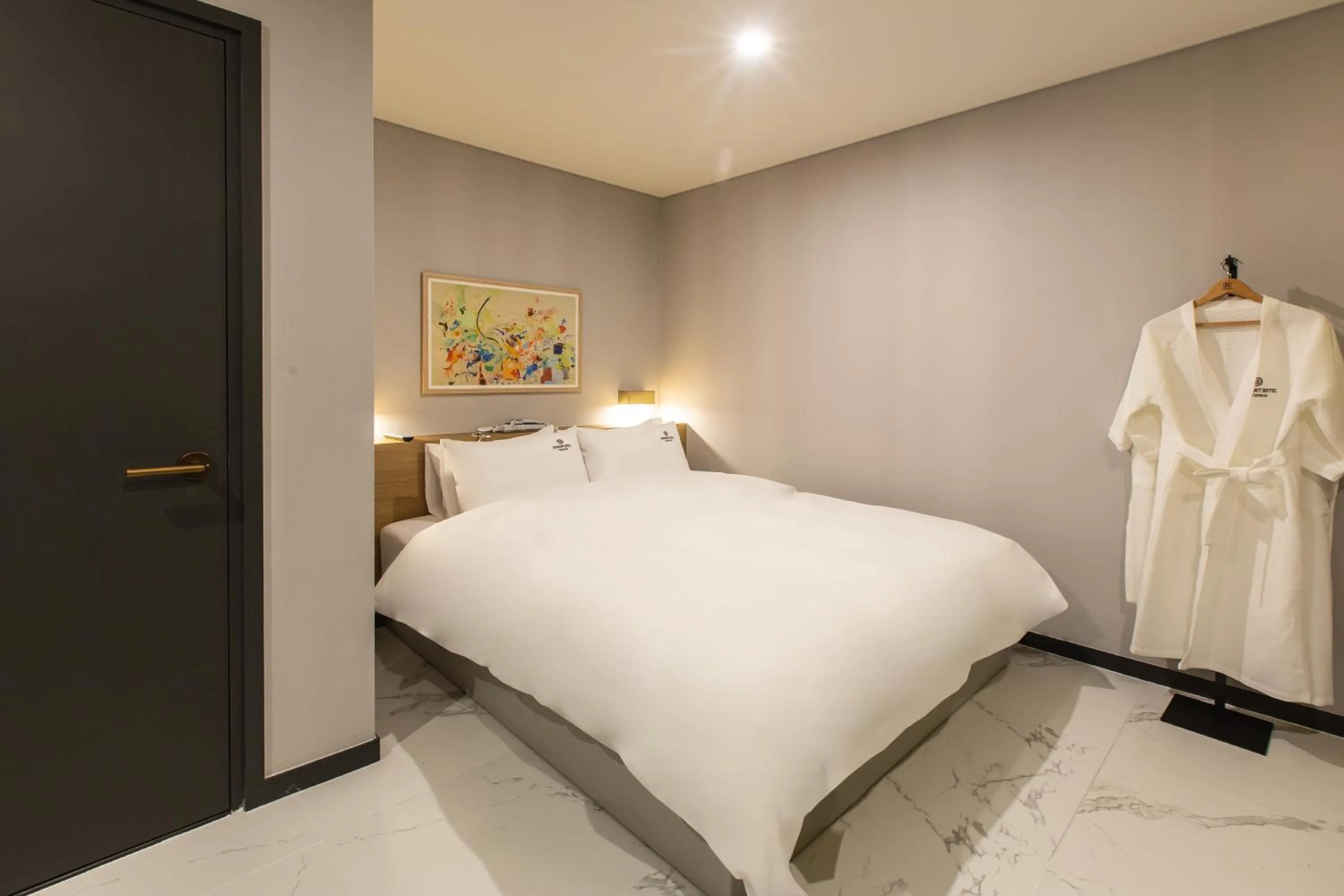 Bed in Brown Dot Gijang Yeonhwari