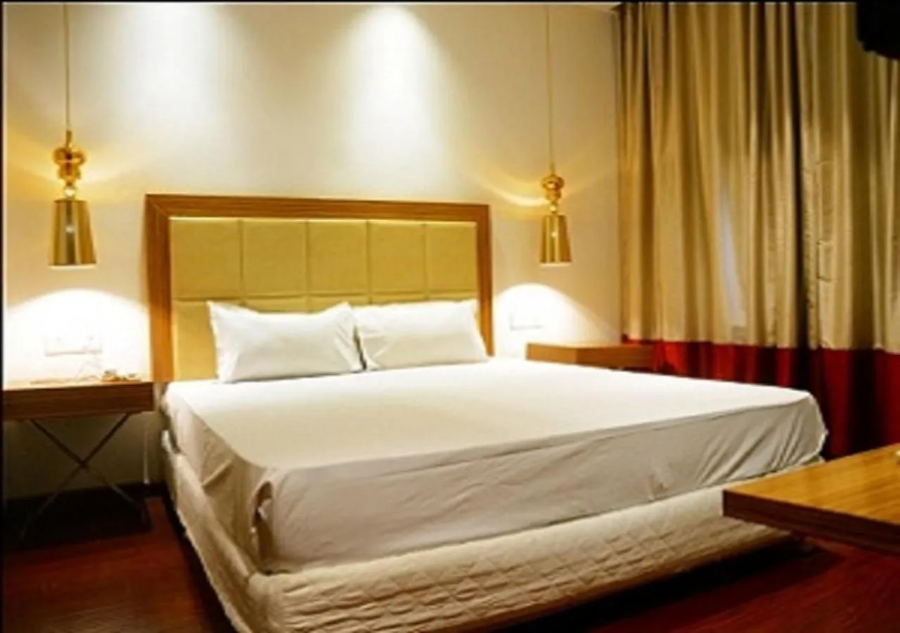 Bed in HOTEL AMORA - Rajnandgaon