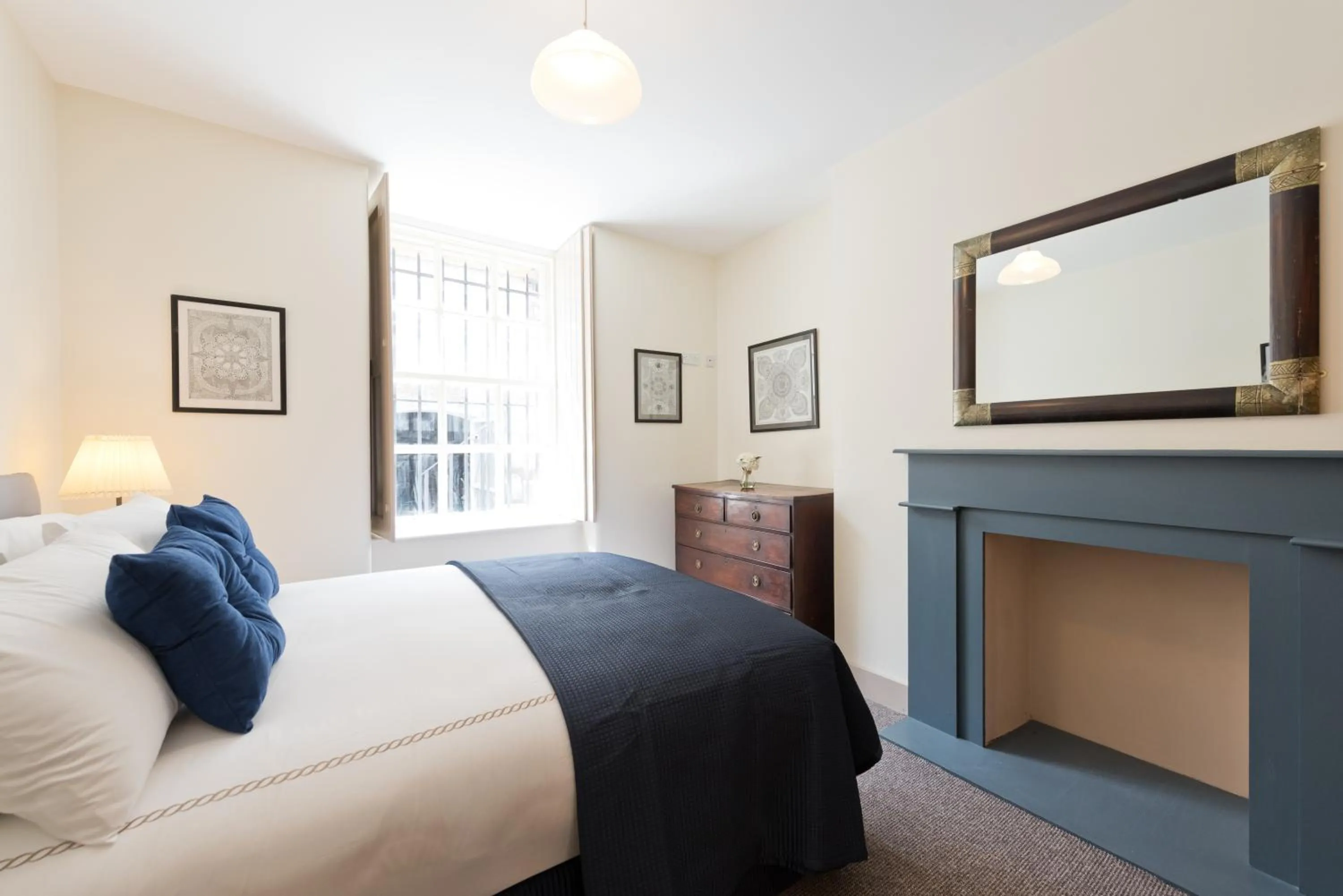 Bed in Henrietta Suites City Centre