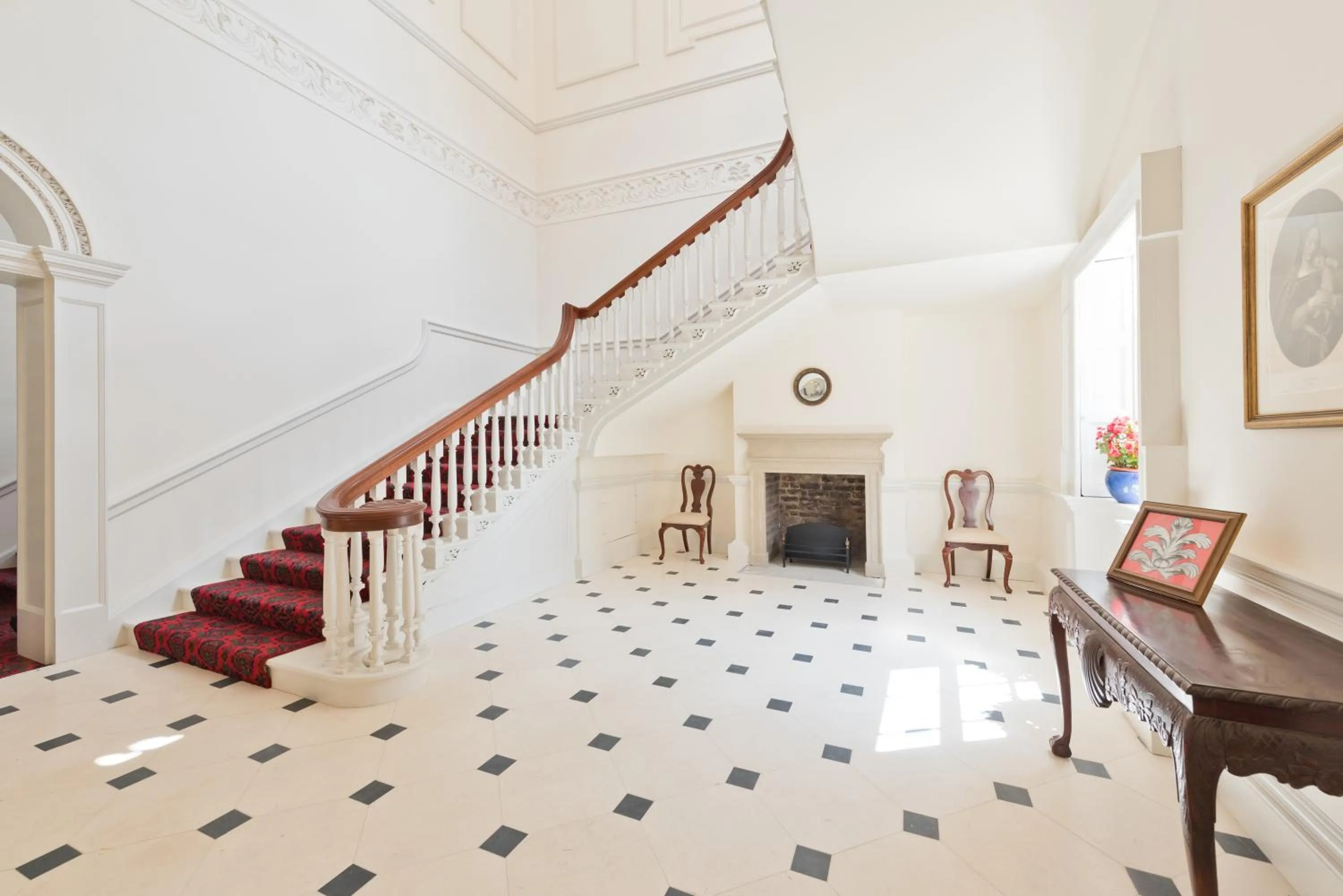 Henrietta Suites City Centre