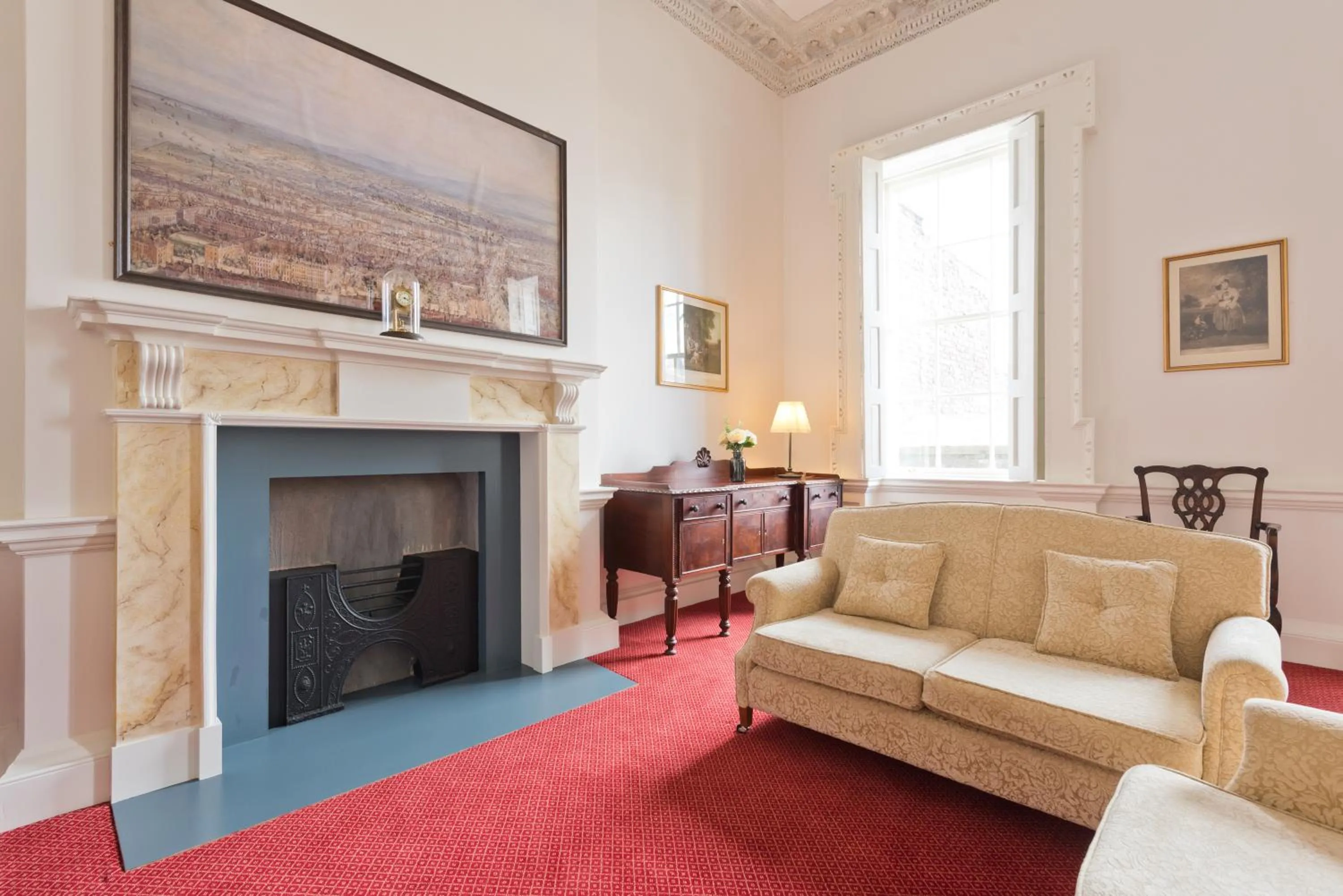 Henrietta Suites City Centre