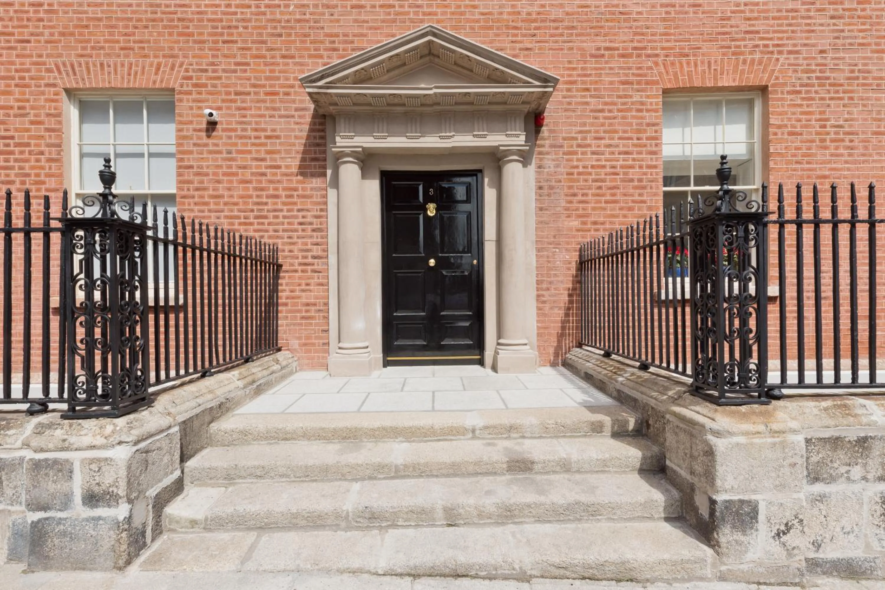 Facade/entrance in Henrietta Suites City Centre