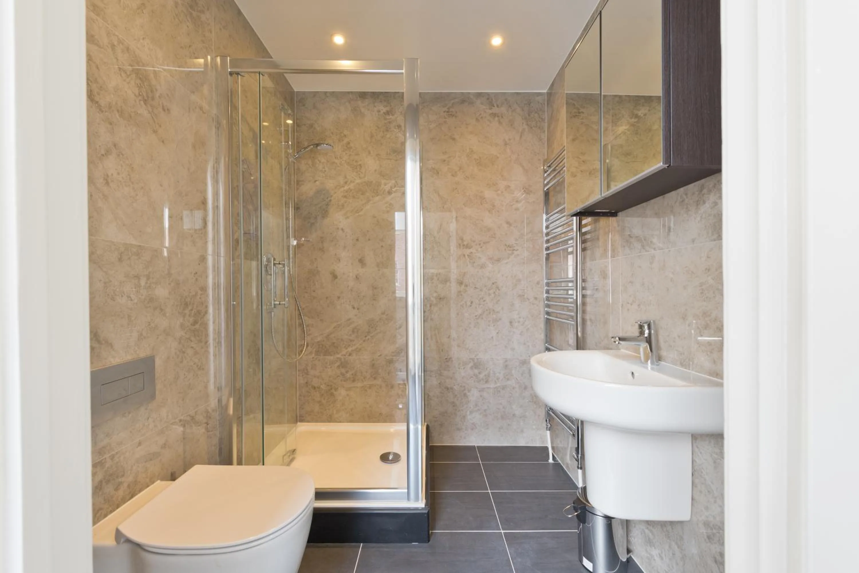 Bathroom in Henrietta Suites City Centre