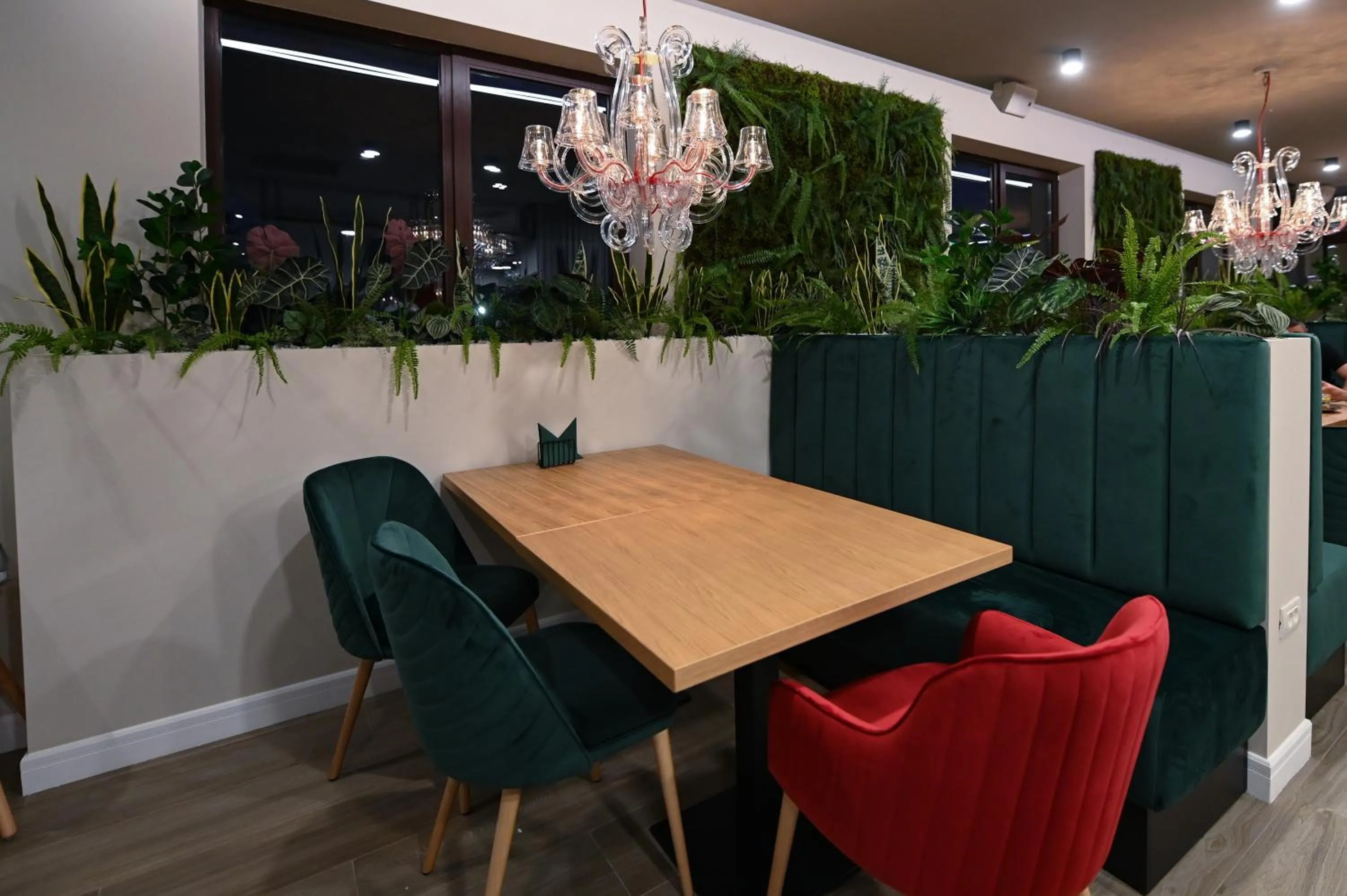 Restaurant/places to eat in Hotel Xemar