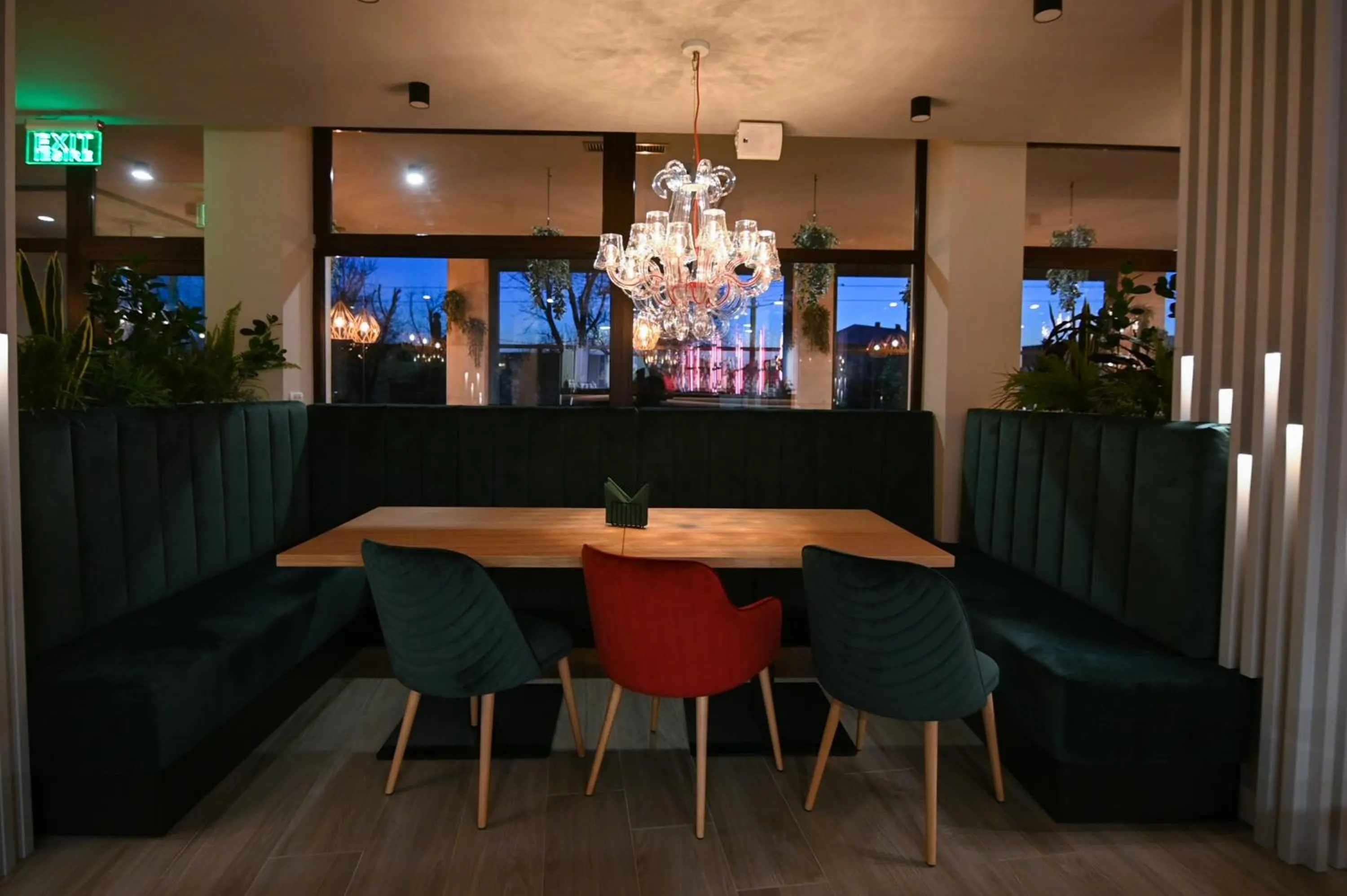 Restaurant/places to eat in Hotel Xemar