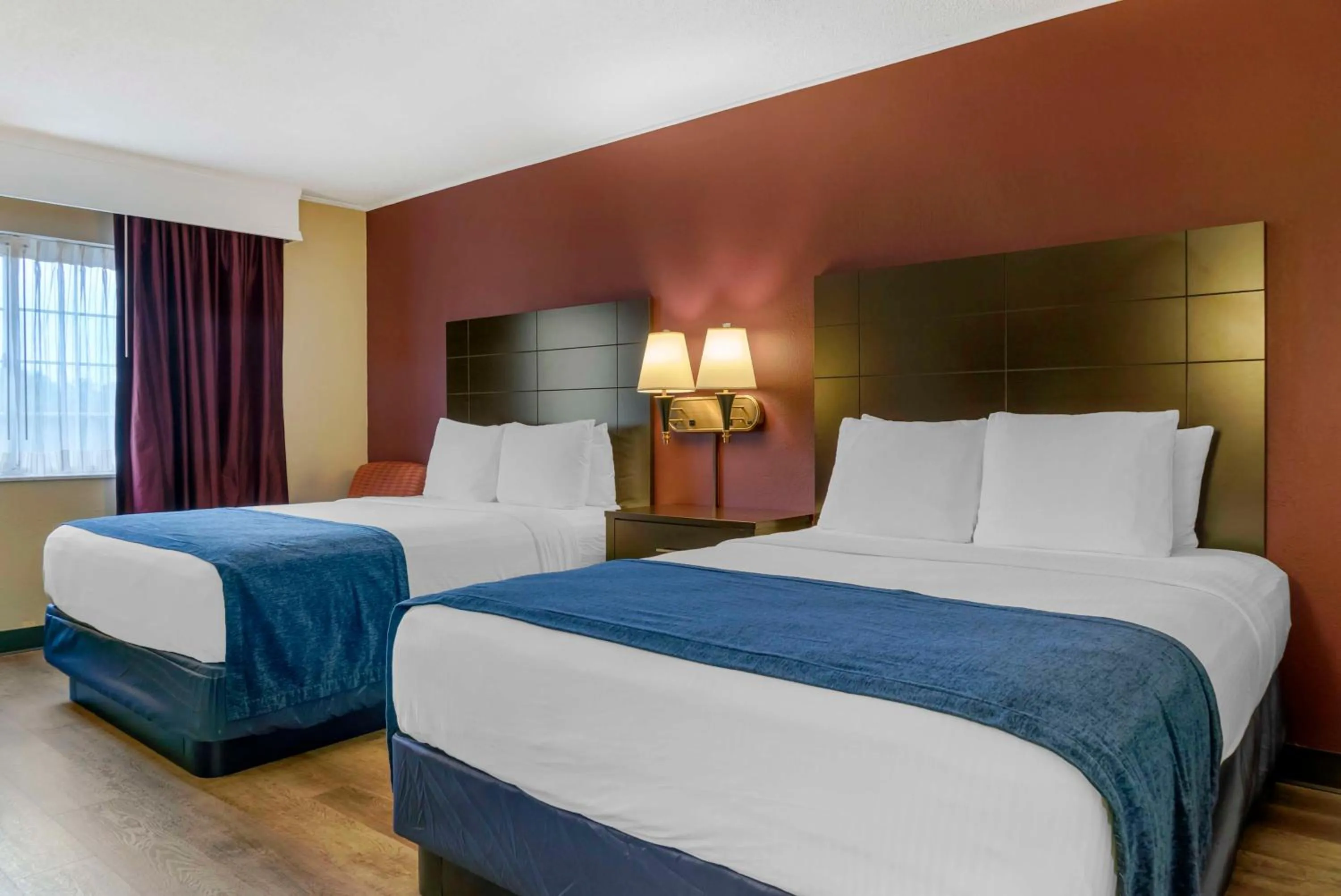 Bedroom, Bed in Best Western Greenfield Inn