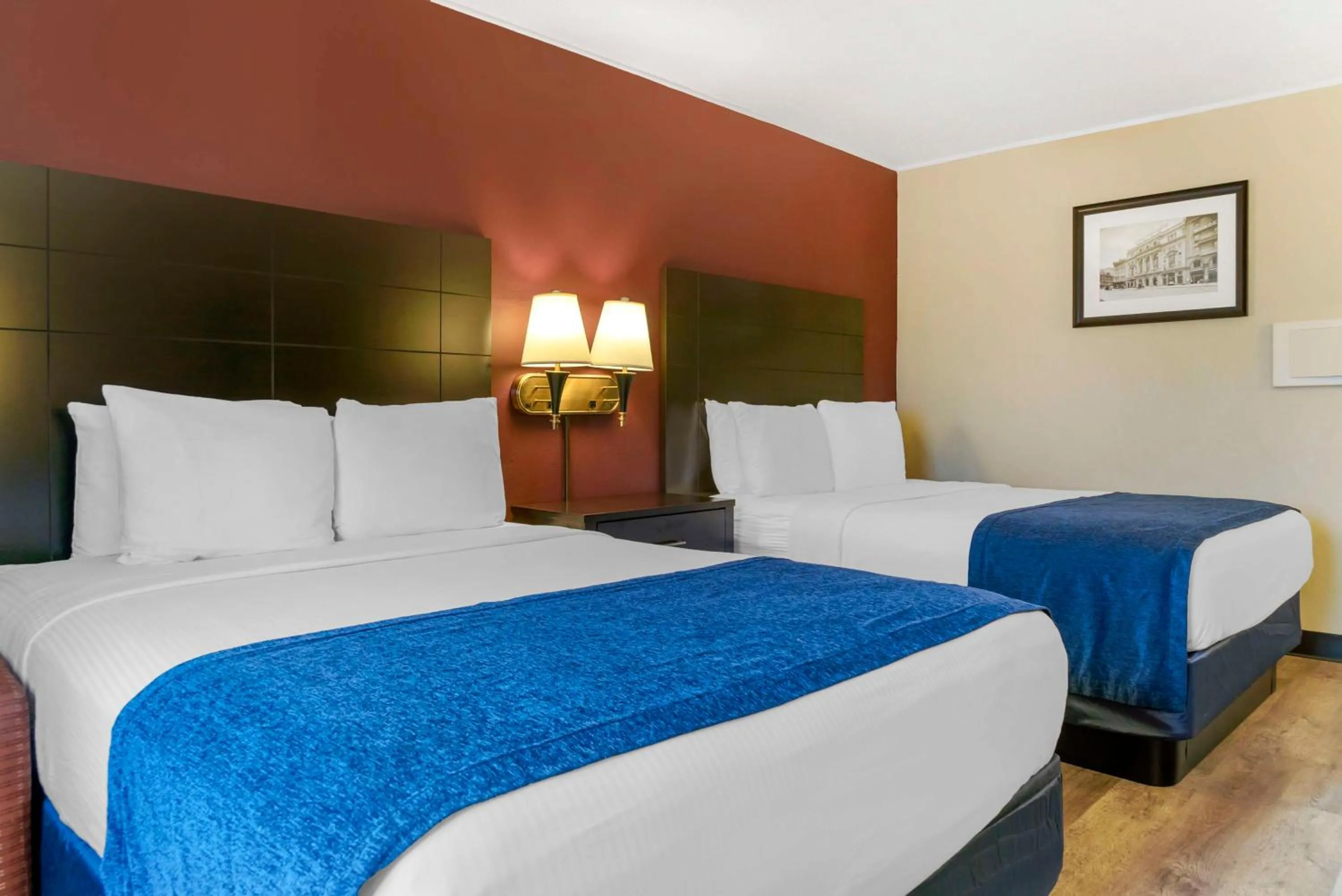 Bedroom, Bed in Best Western Greenfield Inn