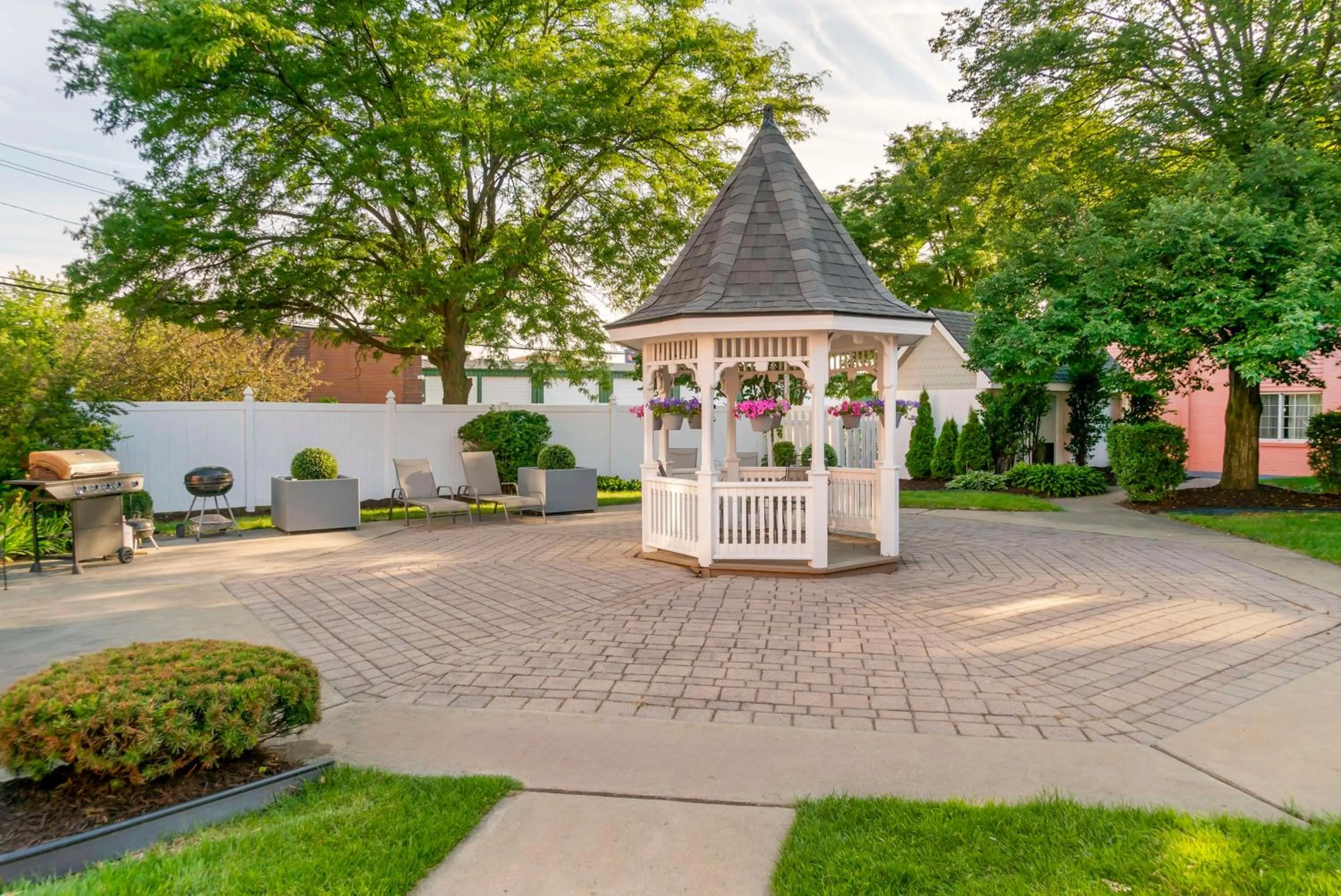 Property building in Best Western Greenfield Inn