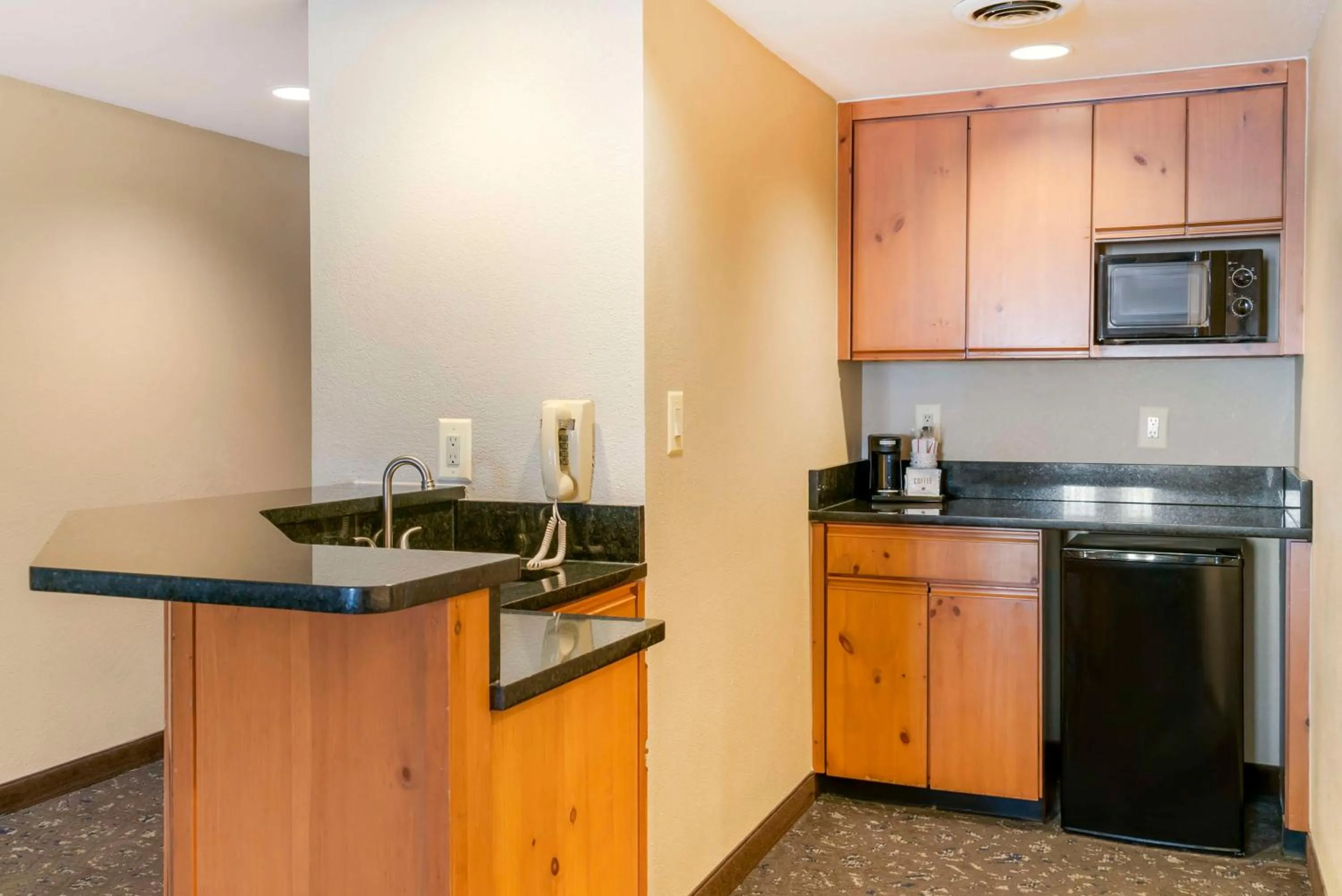 Bedroom in Best Western Greenfield Inn