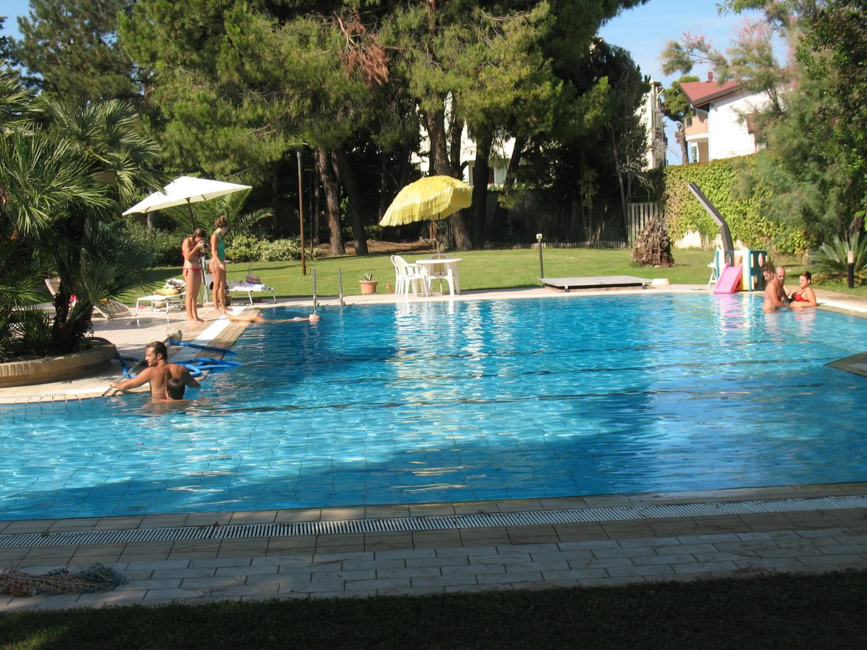 Swimming pool in B&B Villa Maria