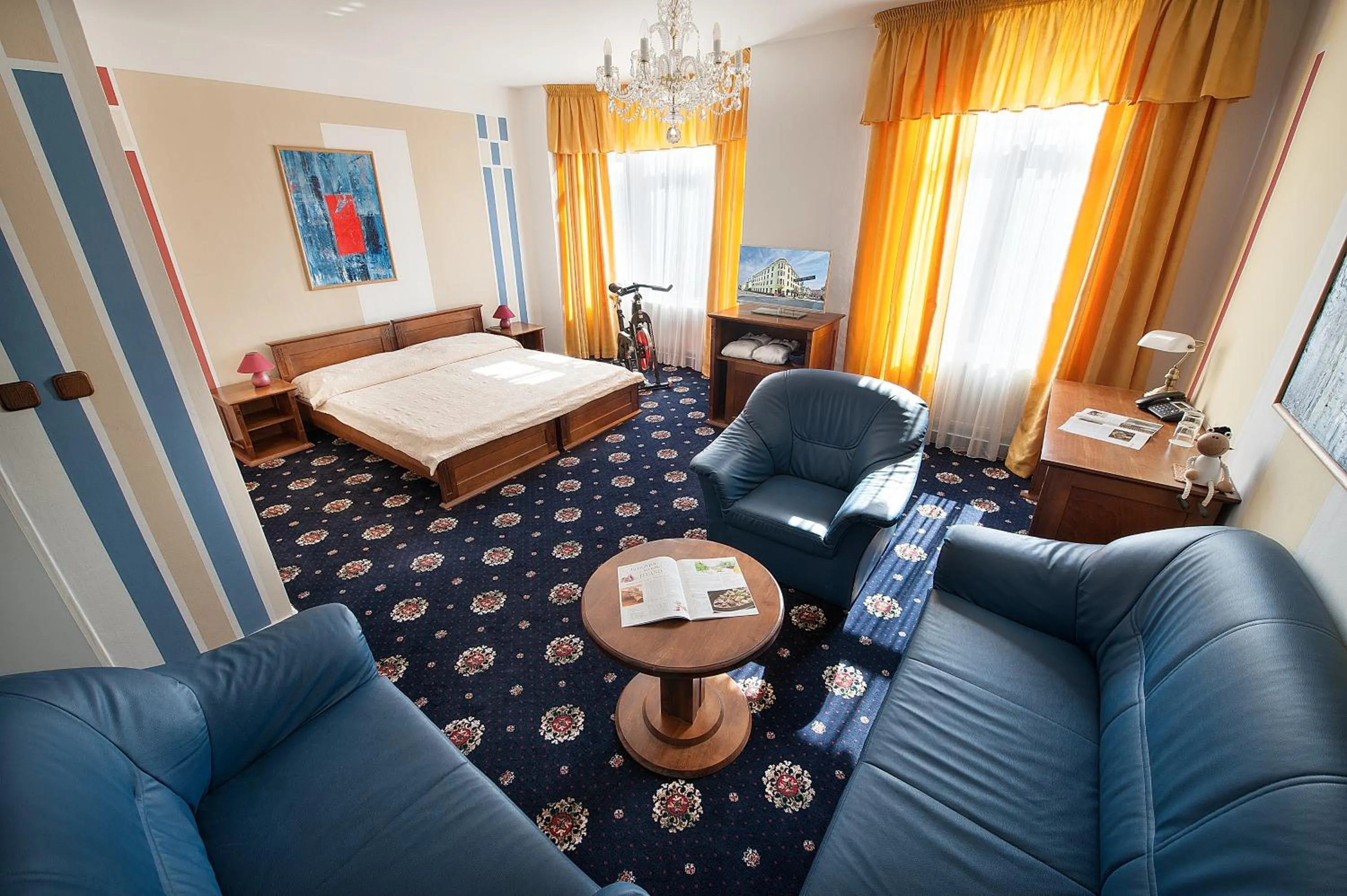 Photo of the whole room, Bed in Brioni Suites