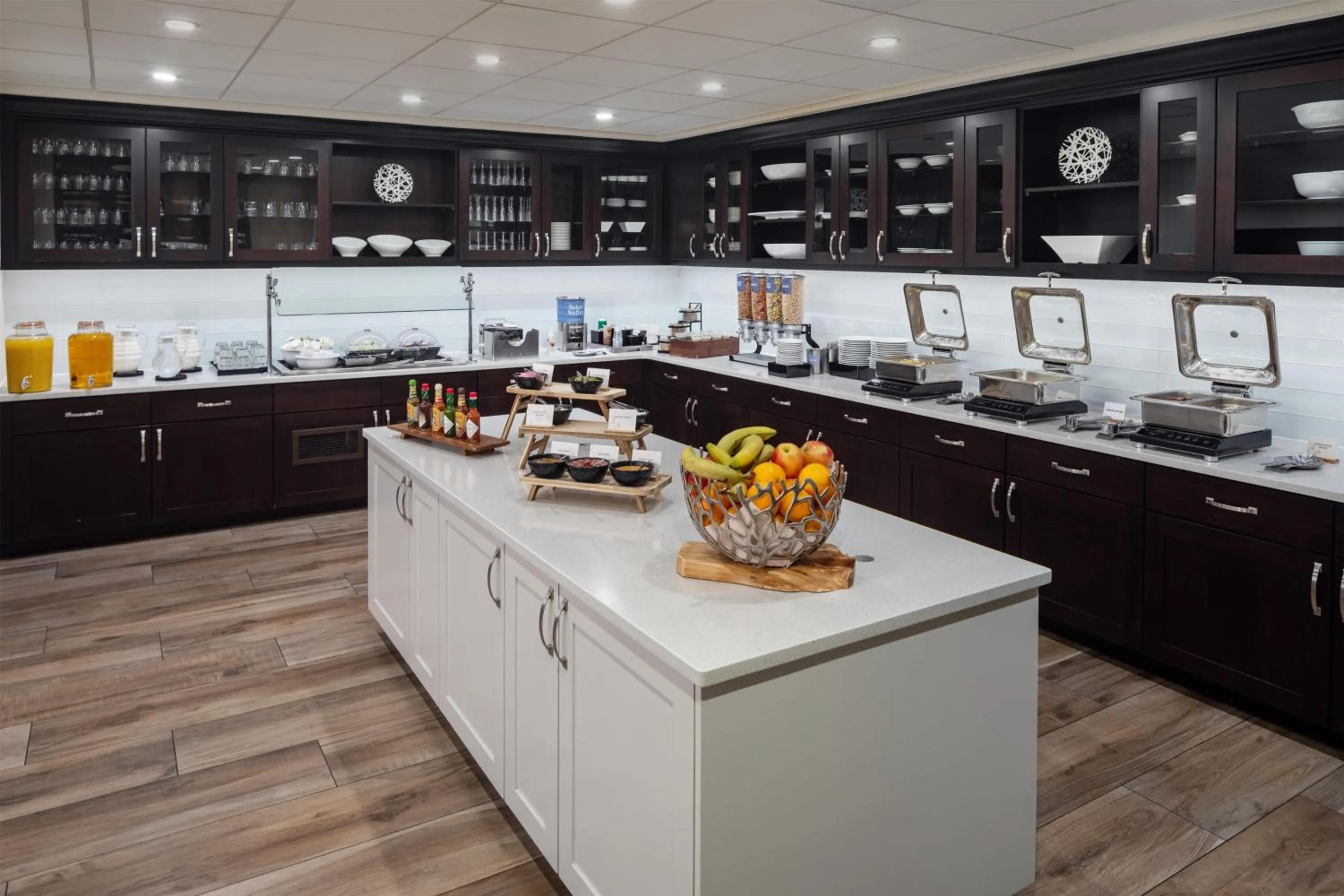 Breakfast in Homewood Suites by Hilton Denver International Airport