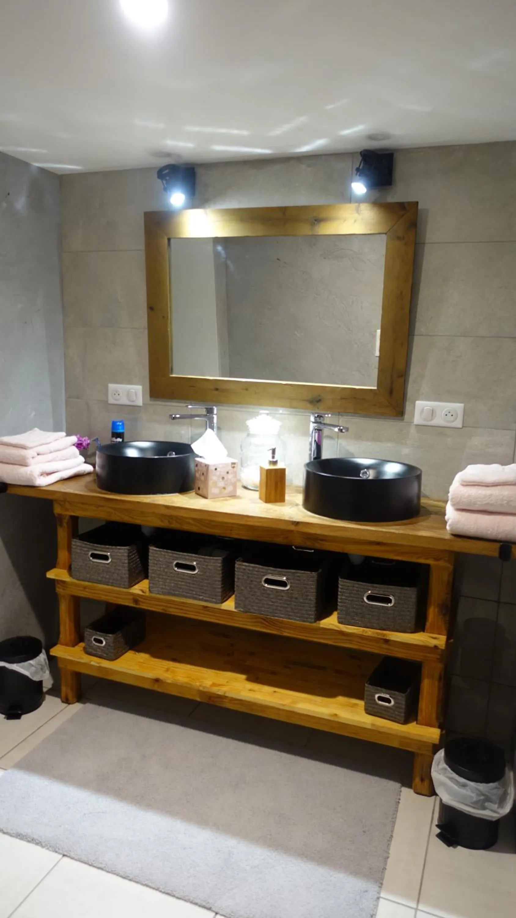 Shower in Le jardin des secrets