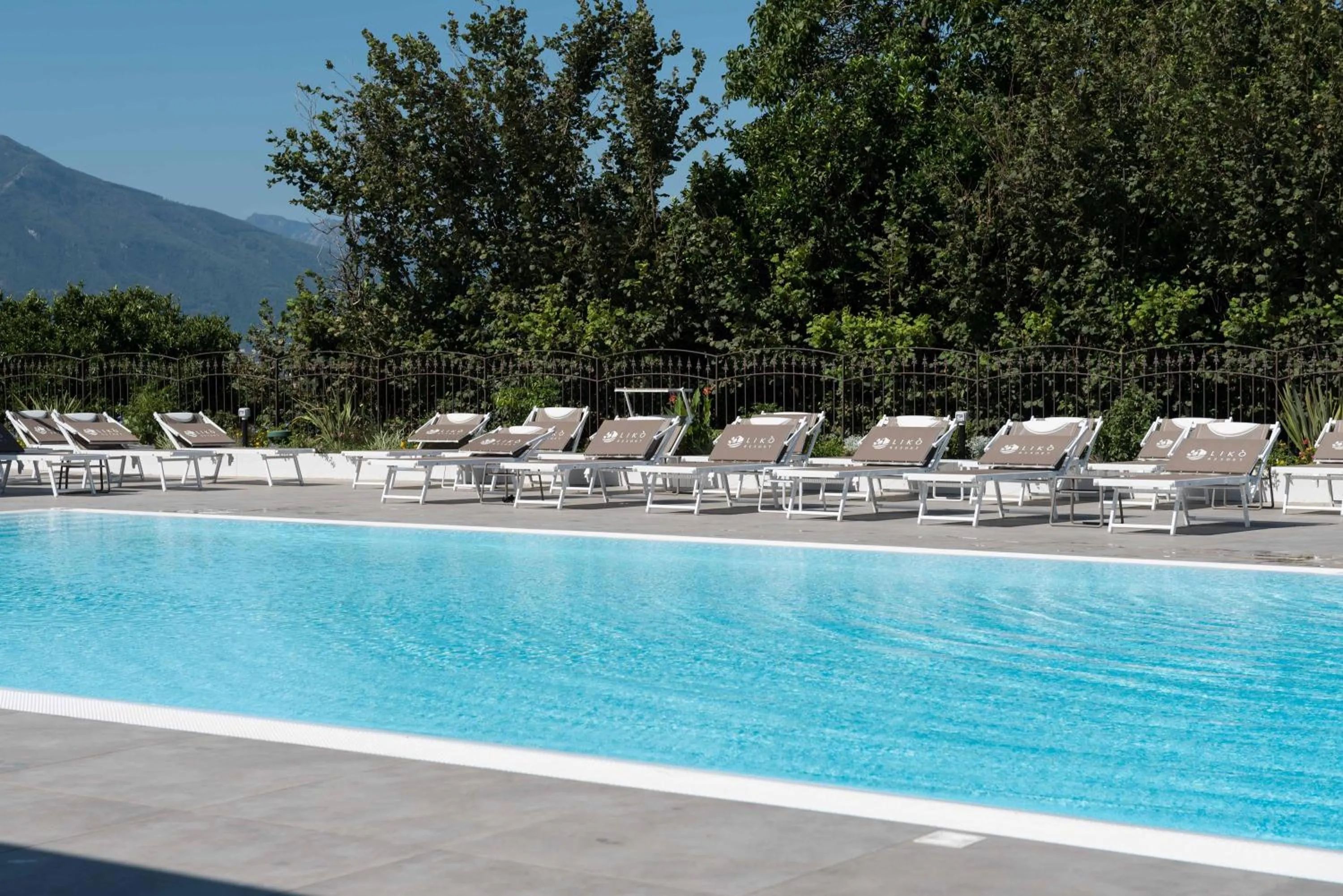 Swimming pool in Likò Resort