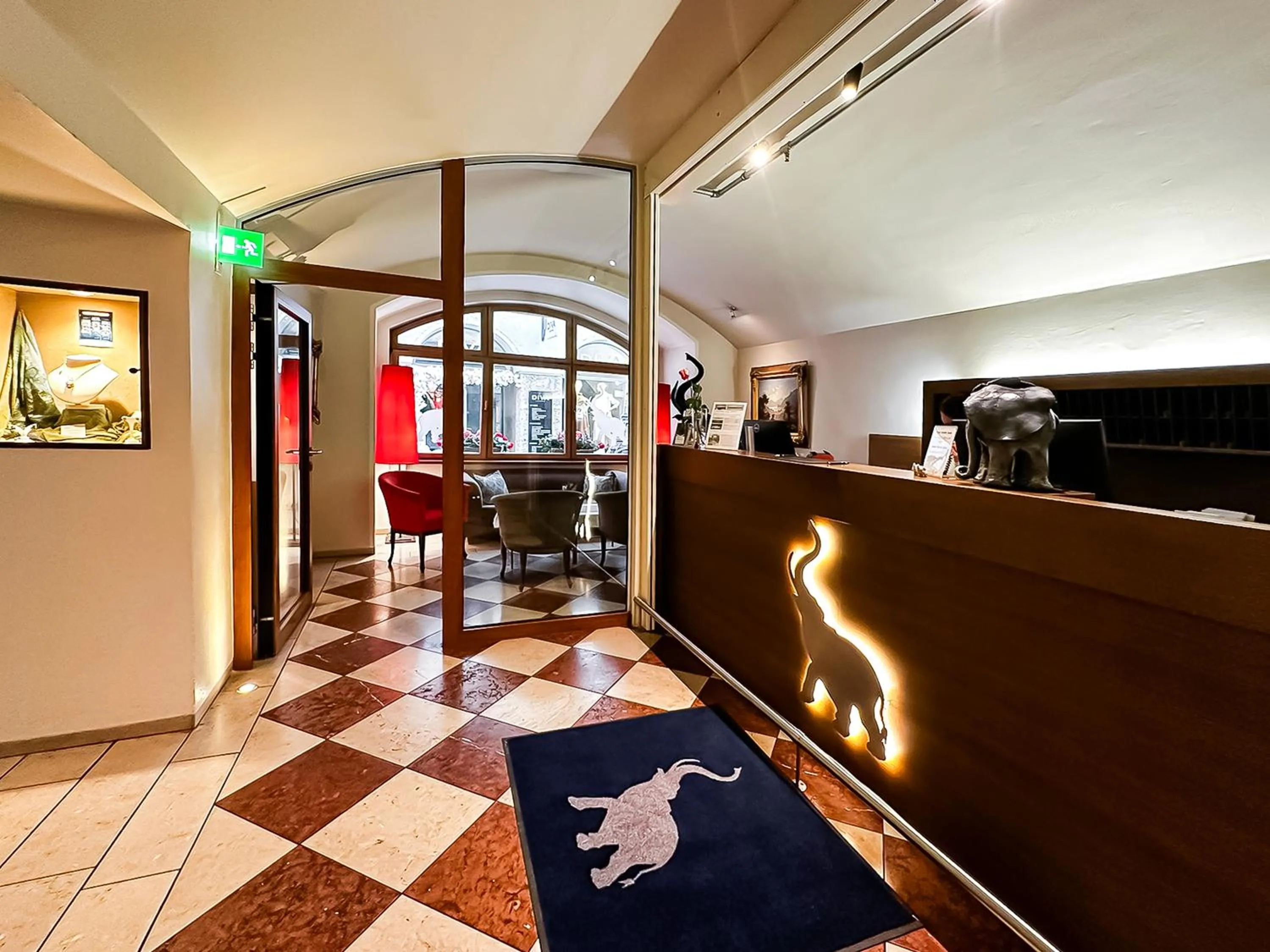 Lobby or reception in Hotel Elefant Family Business