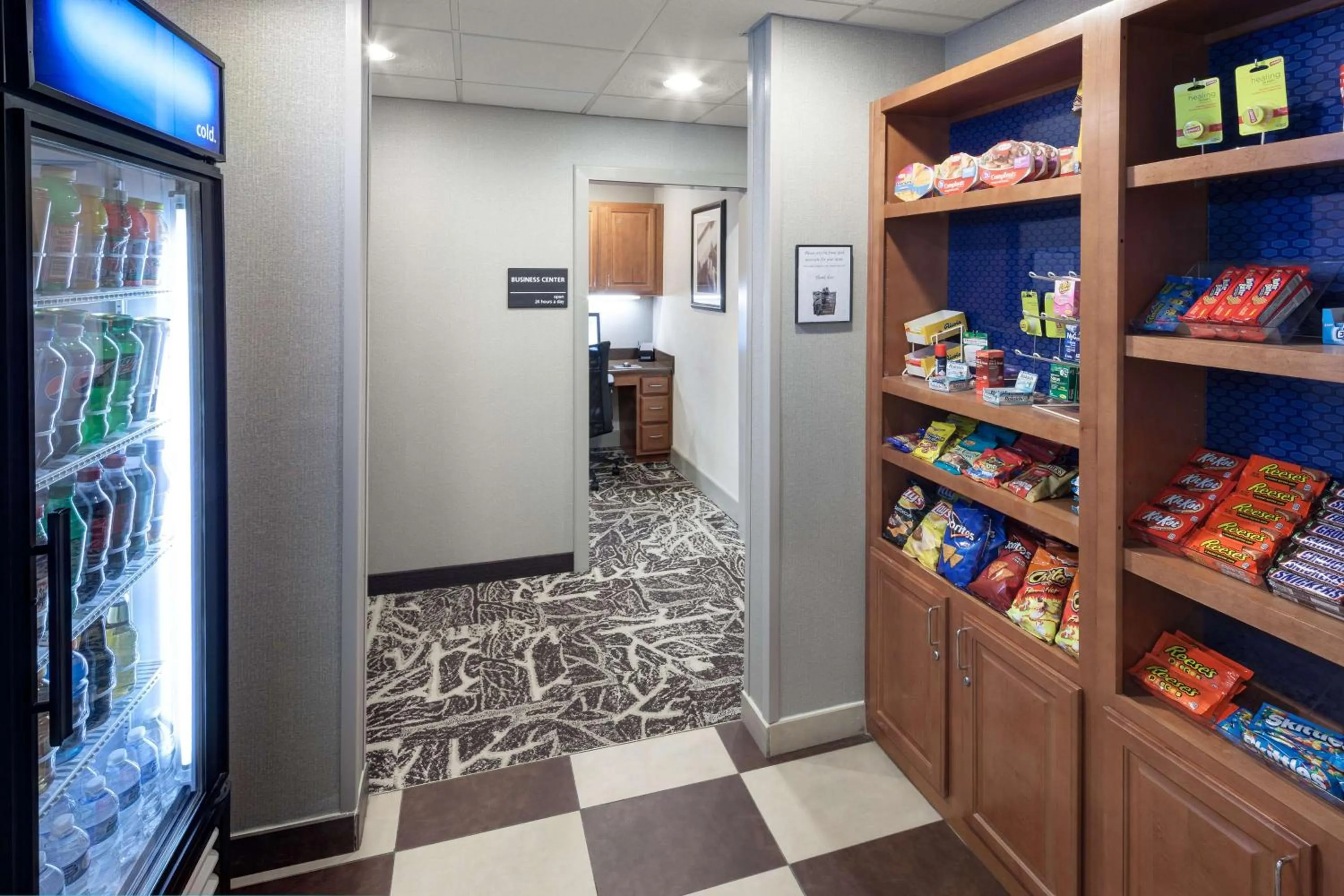 Restaurant/places to eat in Hampton Inn & Suites Cedar Rapids