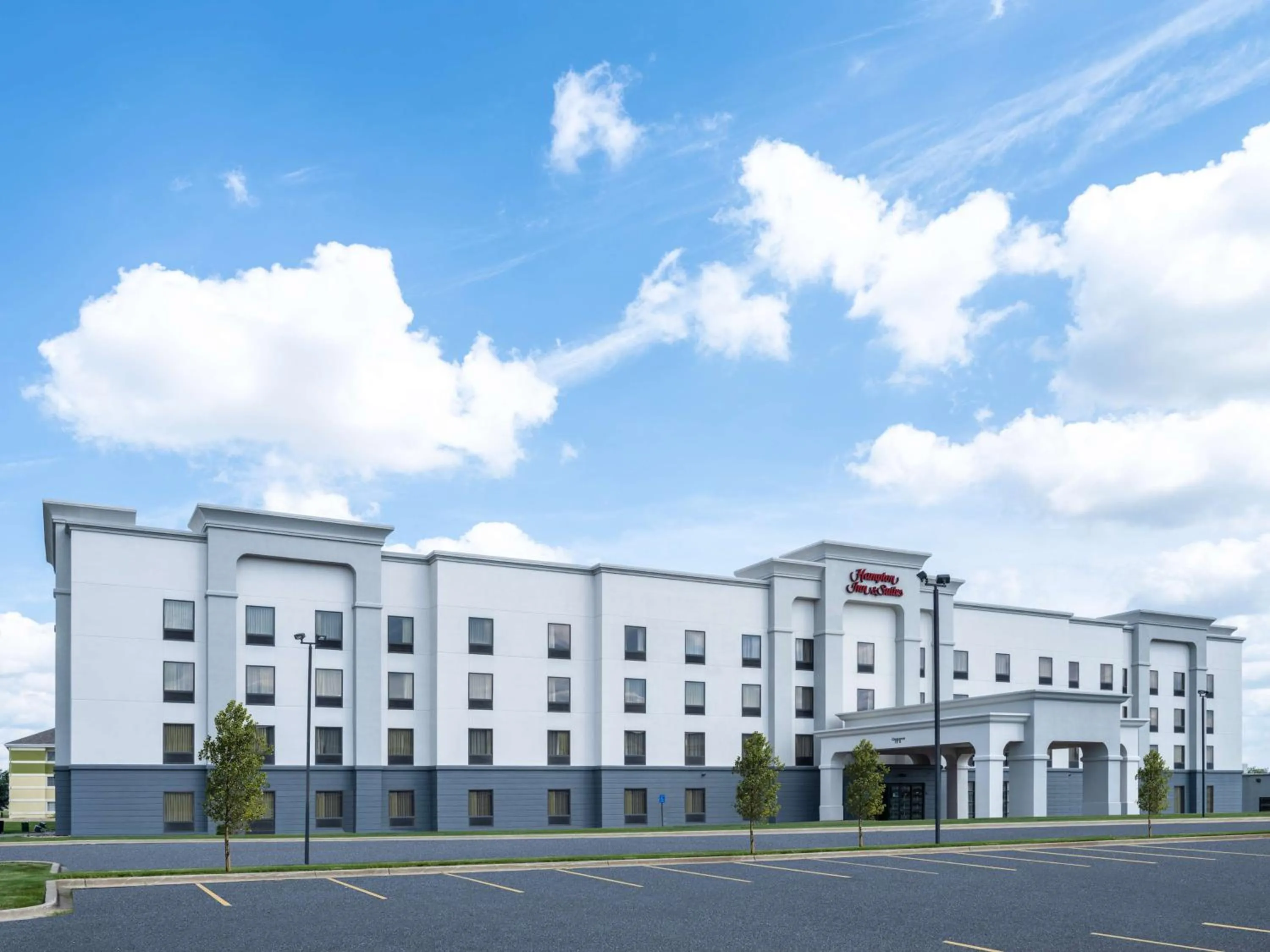 Property building in Hampton Inn & Suites Cedar Rapids
