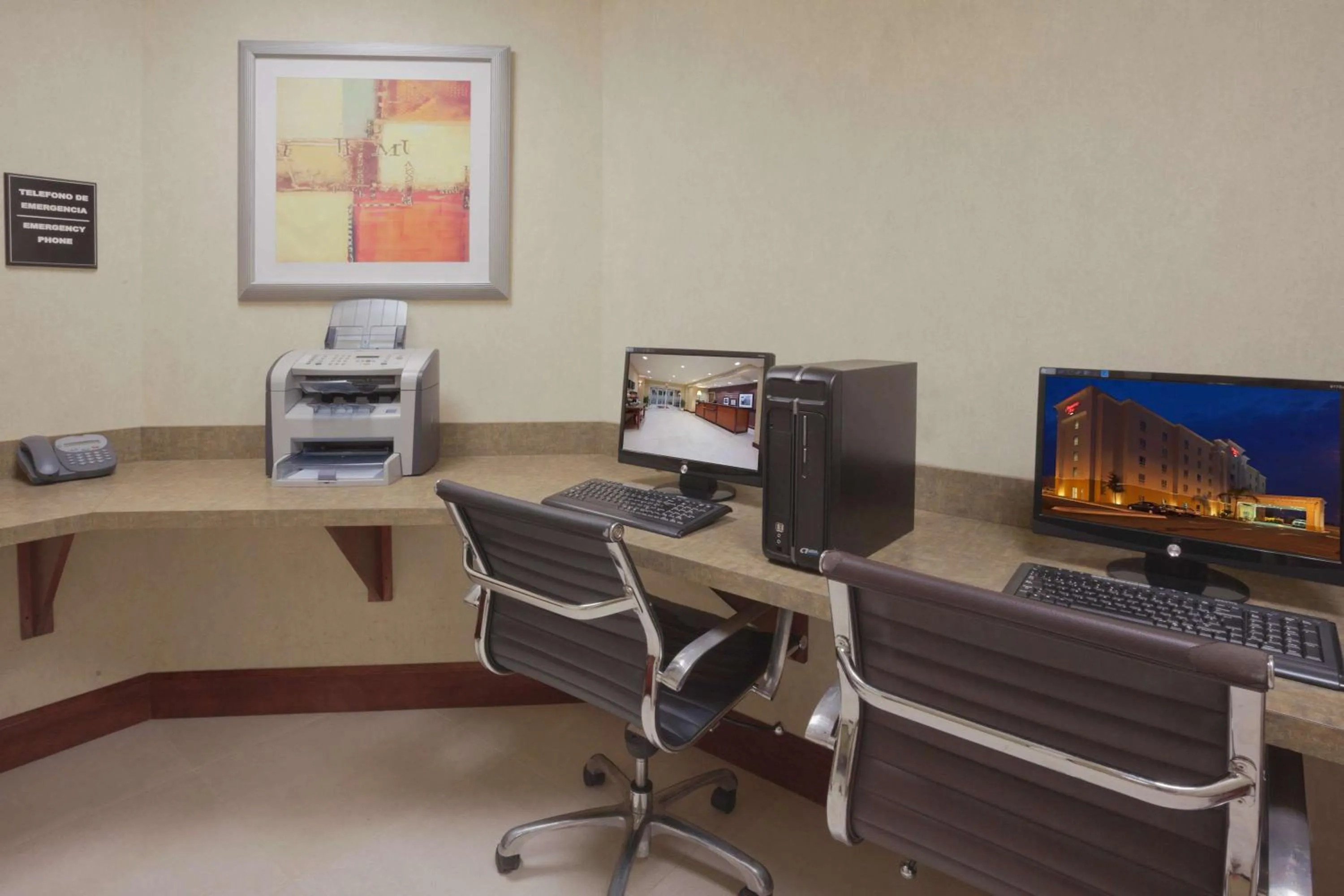 Business facilities in Hampton Inn by Hilton Ciudad Victoria