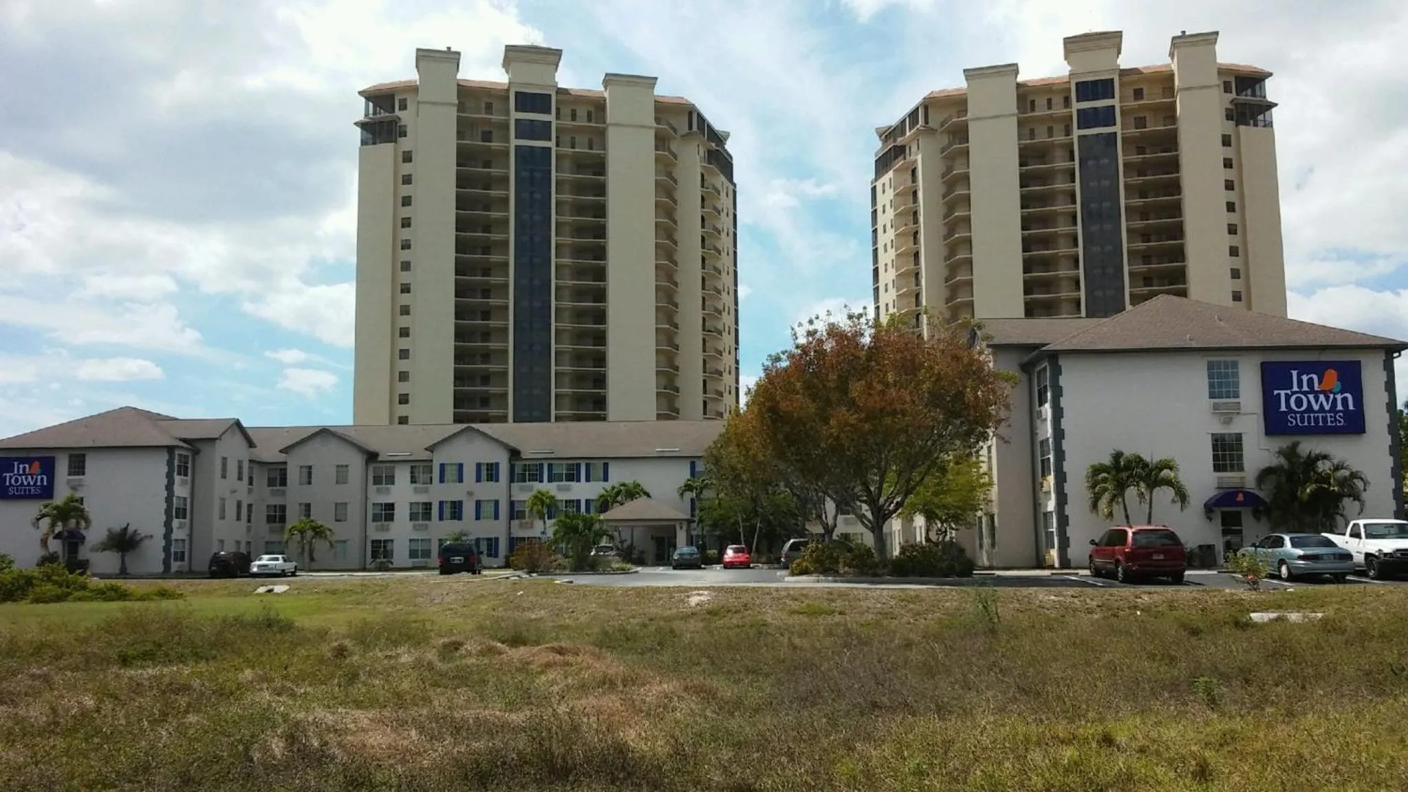 Property building in InTown Suites Extended Stay Fort Myers FL