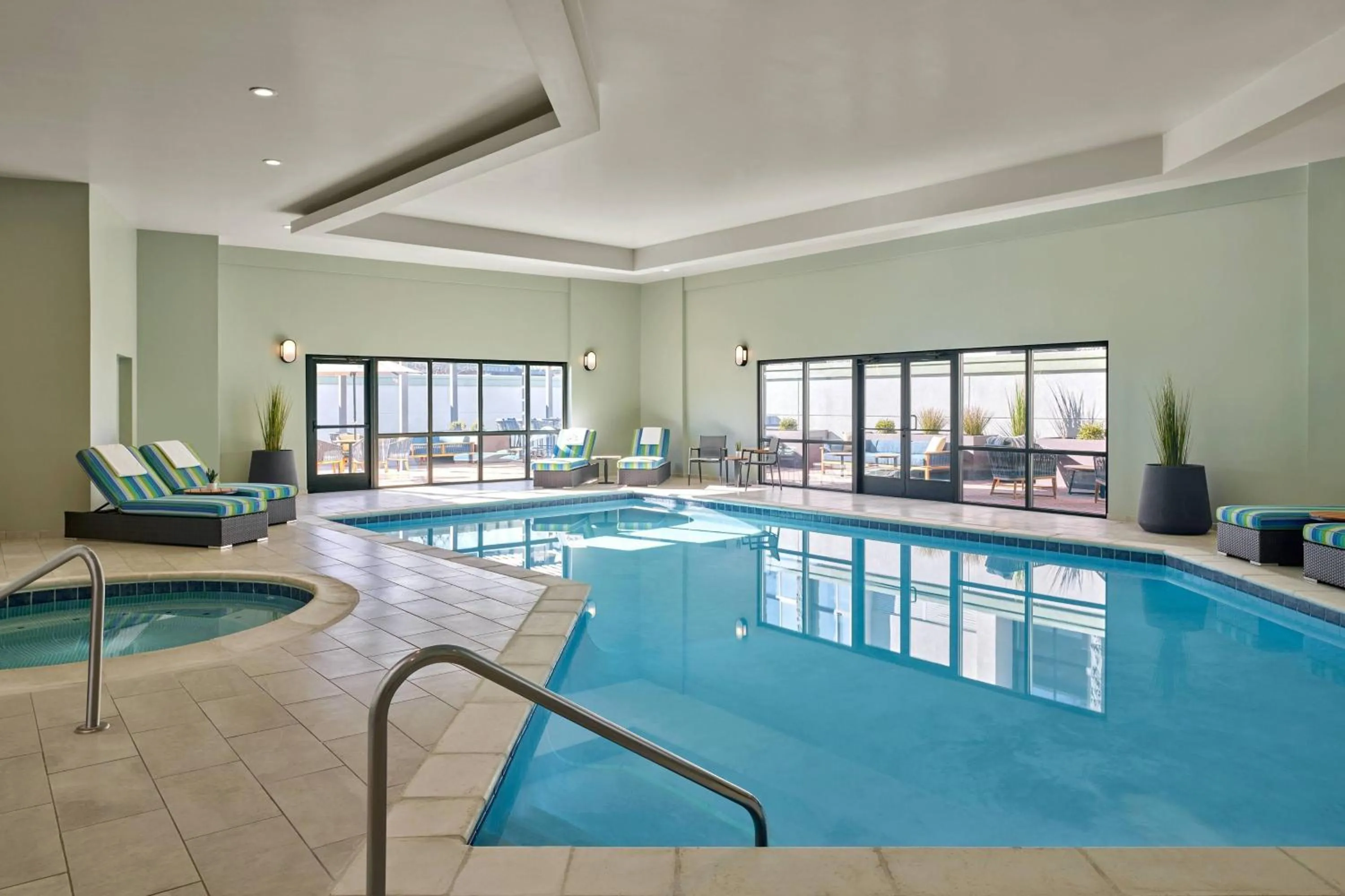 Swimming pool in Delta Hotels by Marriott Denver Thornton