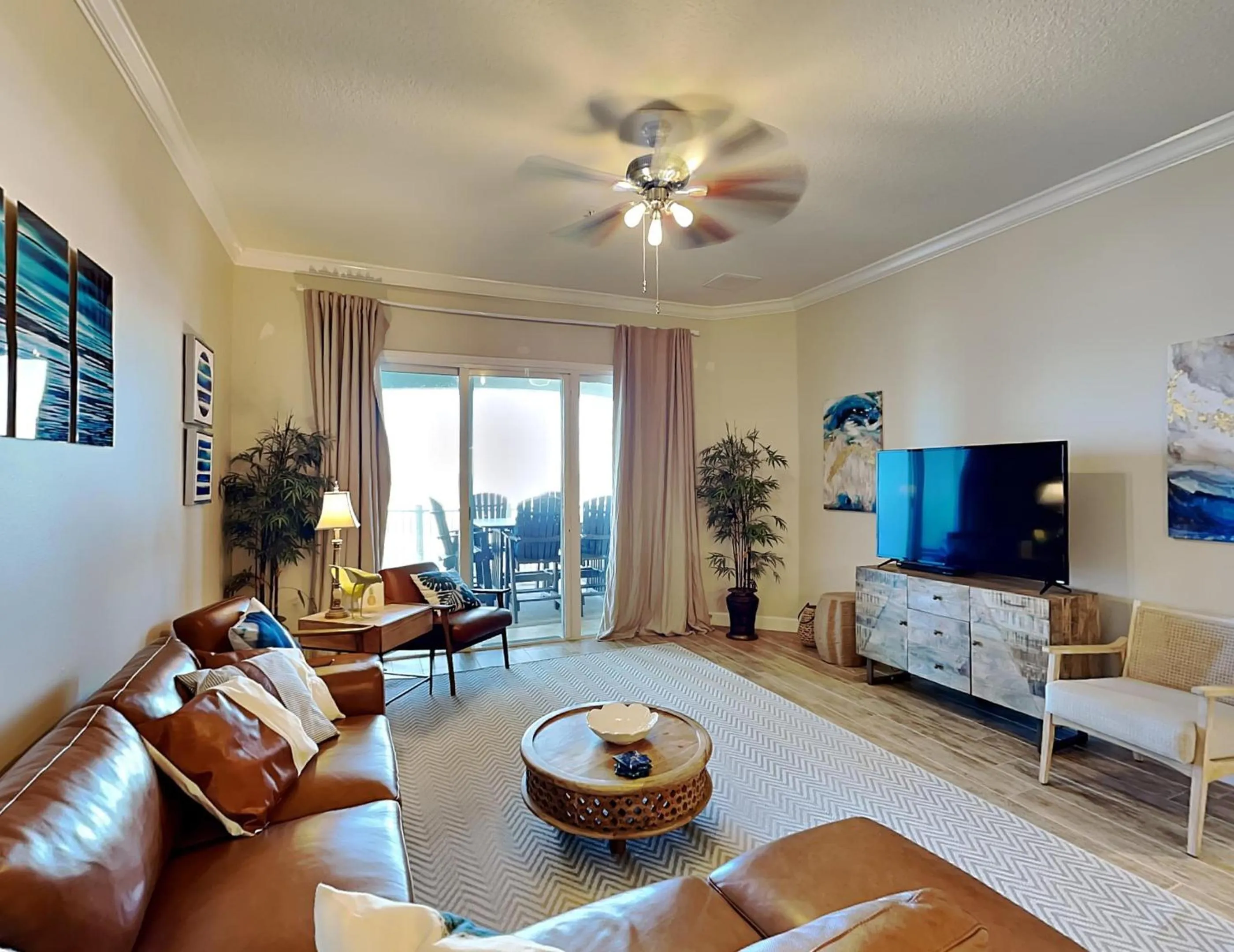 Property building in 832 Cinnamon Beach